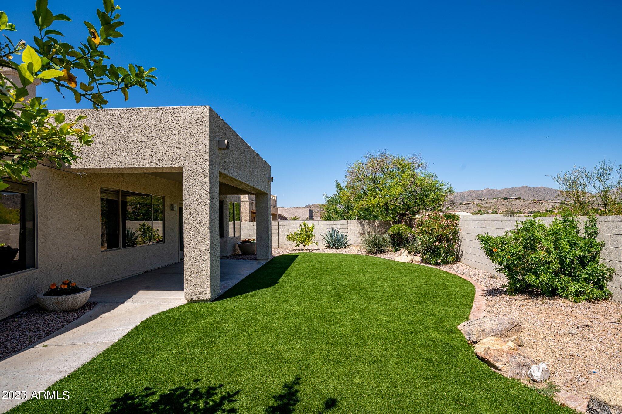 1152 E COTTONWOOD Lane
