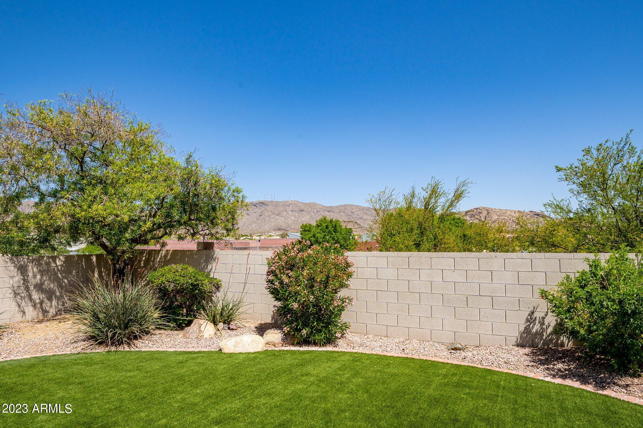 1152 E COTTONWOOD Lane