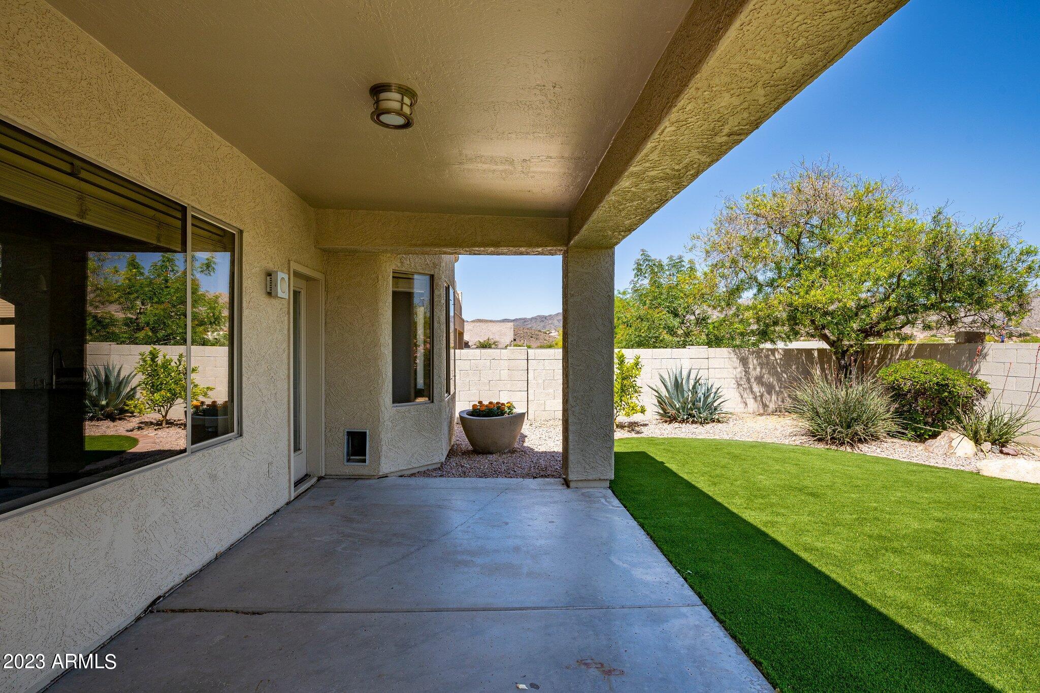 1152 E COTTONWOOD Lane