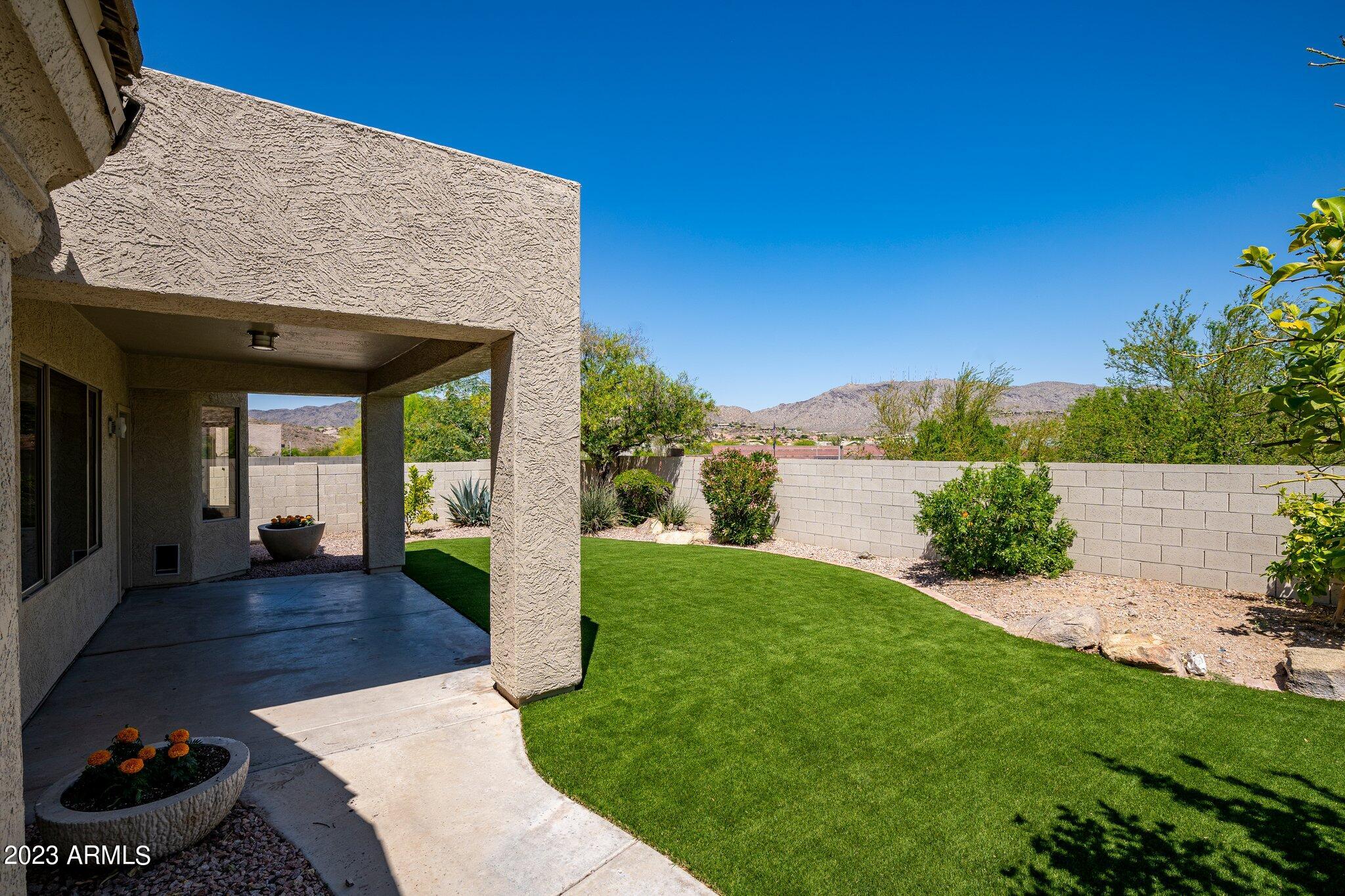 1152 E COTTONWOOD Lane