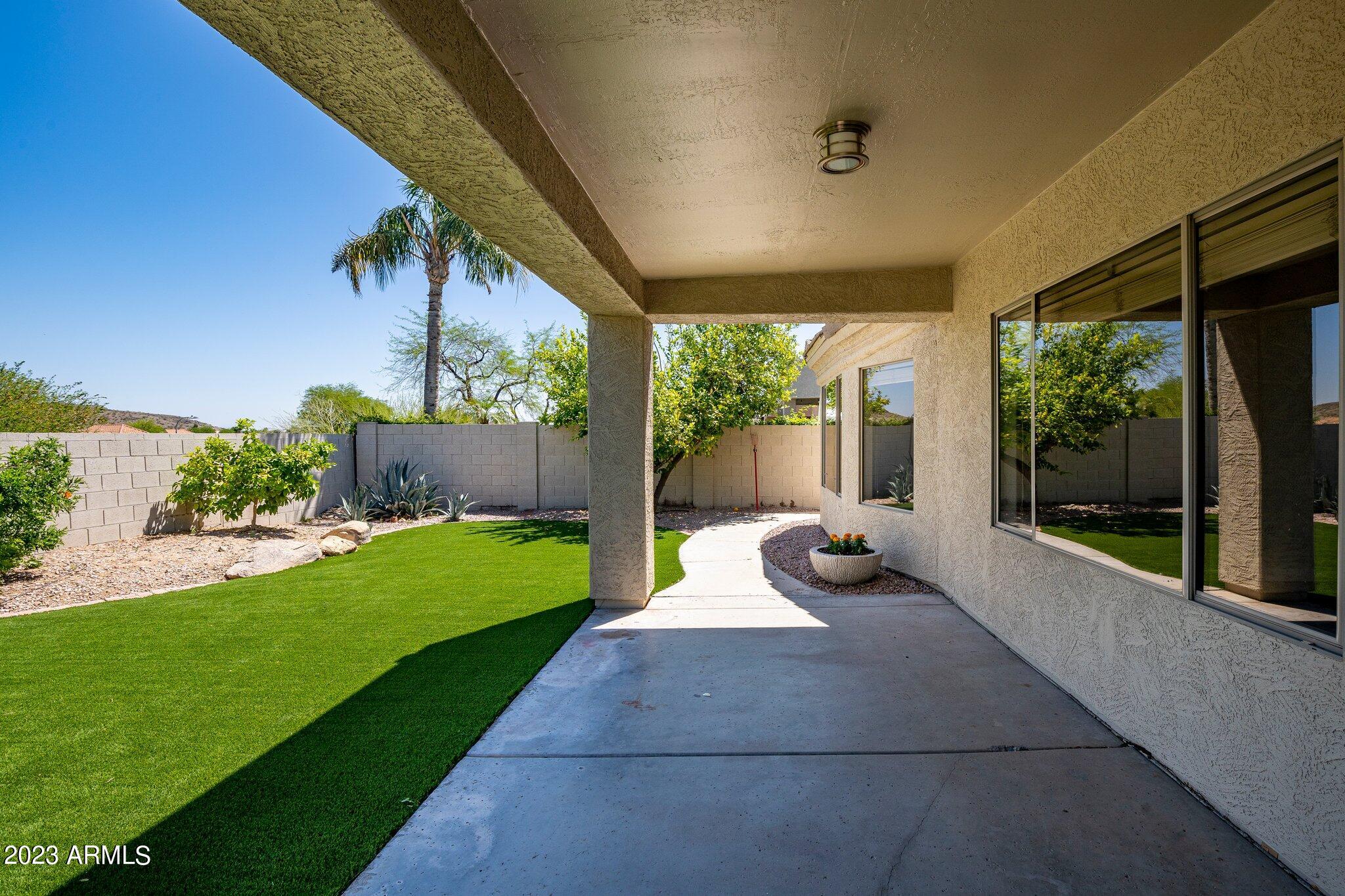 1152 E COTTONWOOD Lane