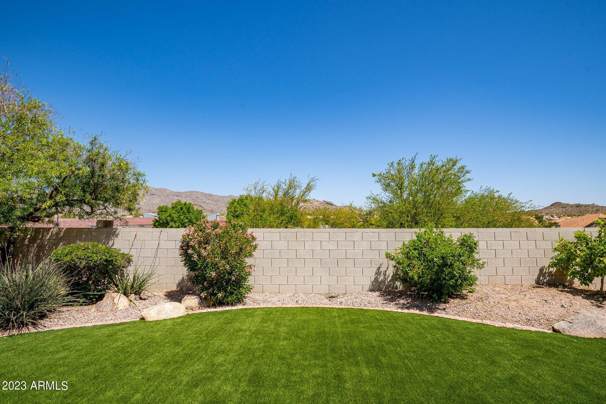 1152 E COTTONWOOD Lane