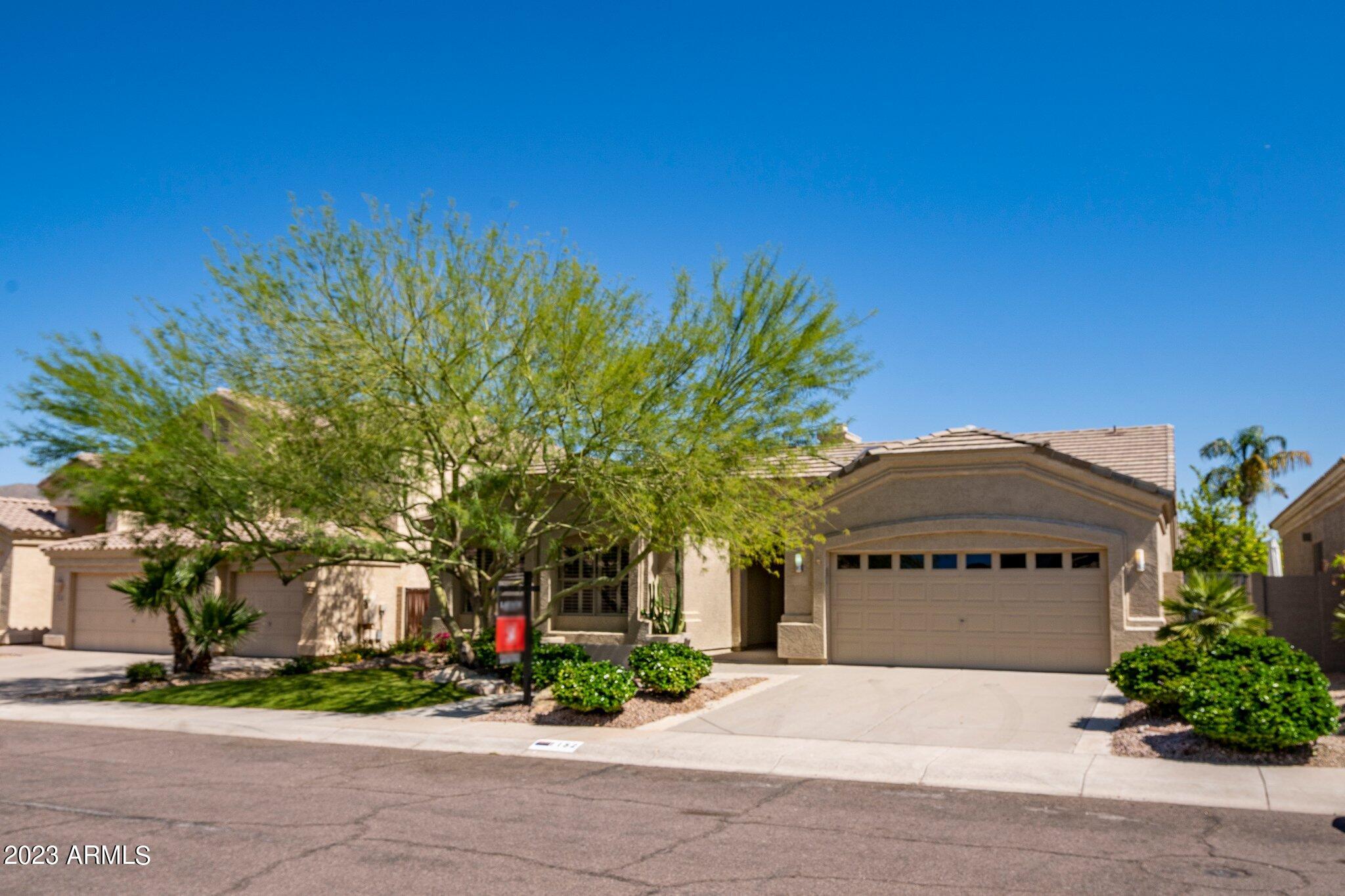 1152 E COTTONWOOD Lane