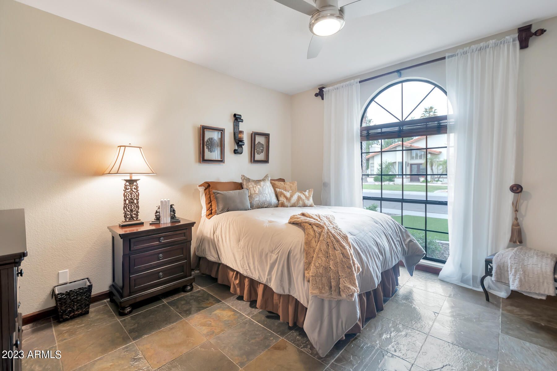 8387 E THOROUGHBRED Trail