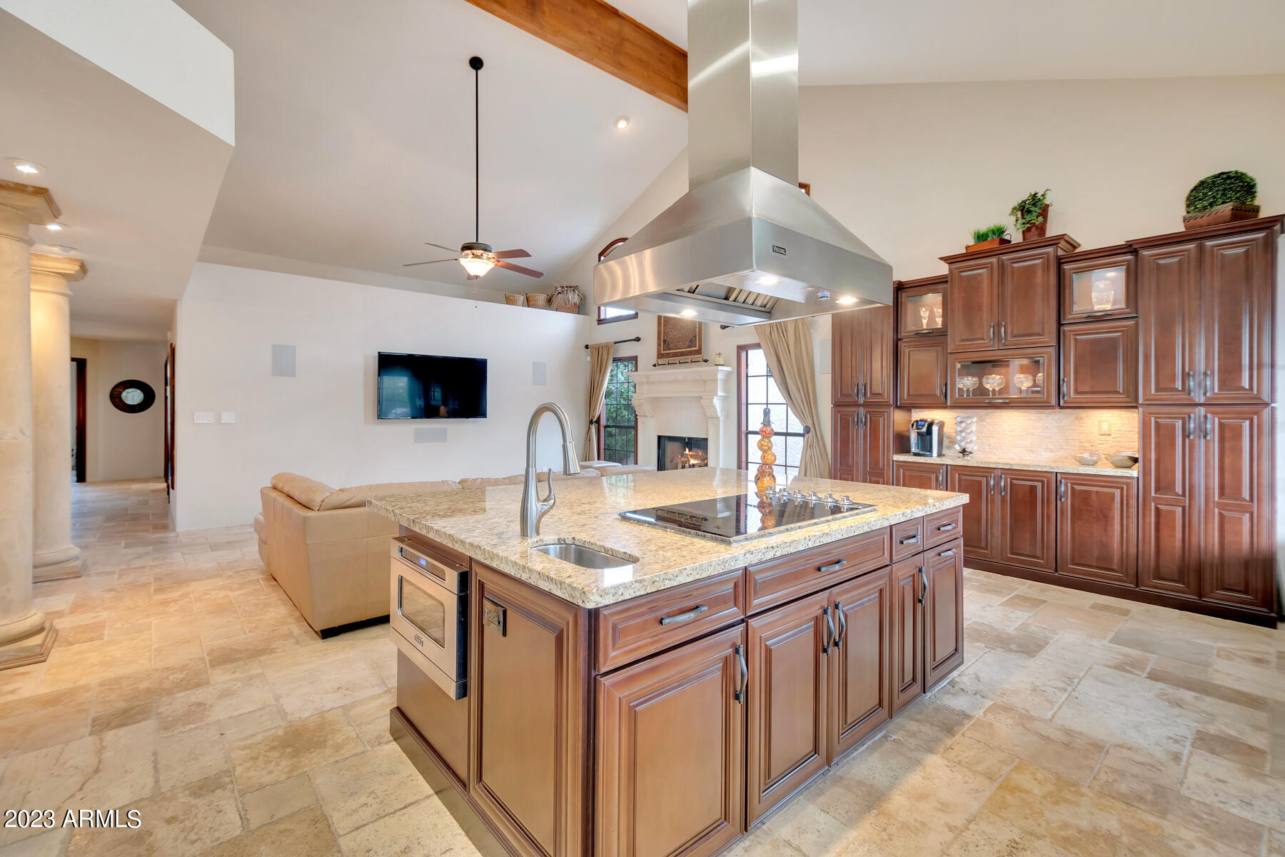 8387 E THOROUGHBRED Trail