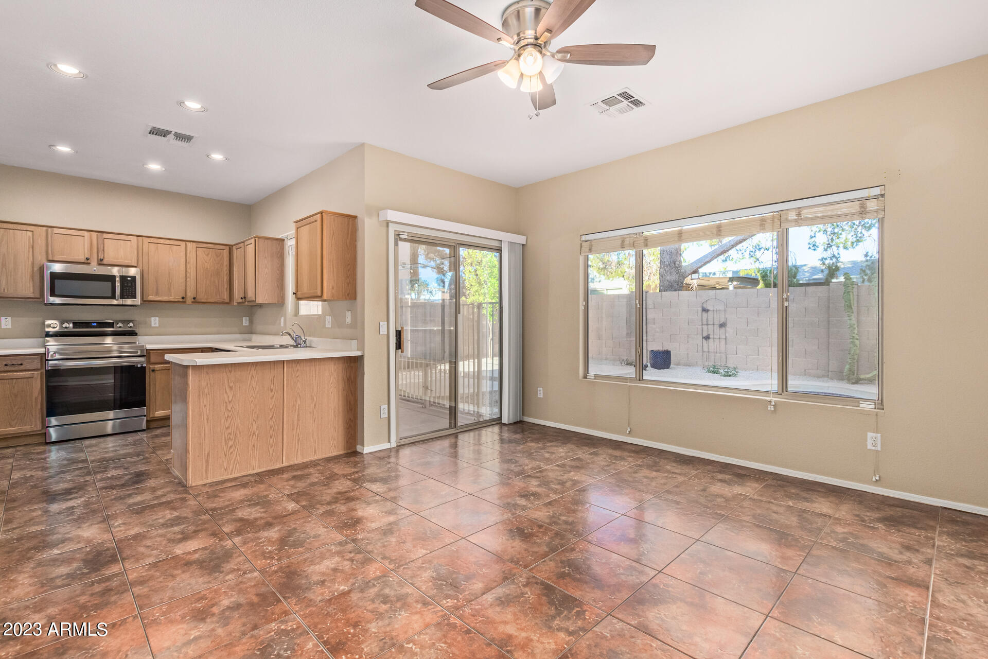 1750 W UNION HILLS Drive Unit: 41