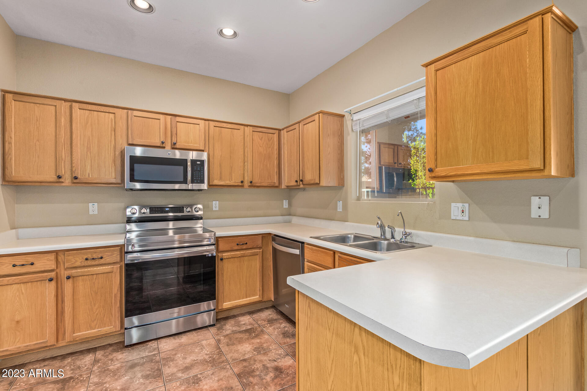 1750 W UNION HILLS Drive Unit: 41
