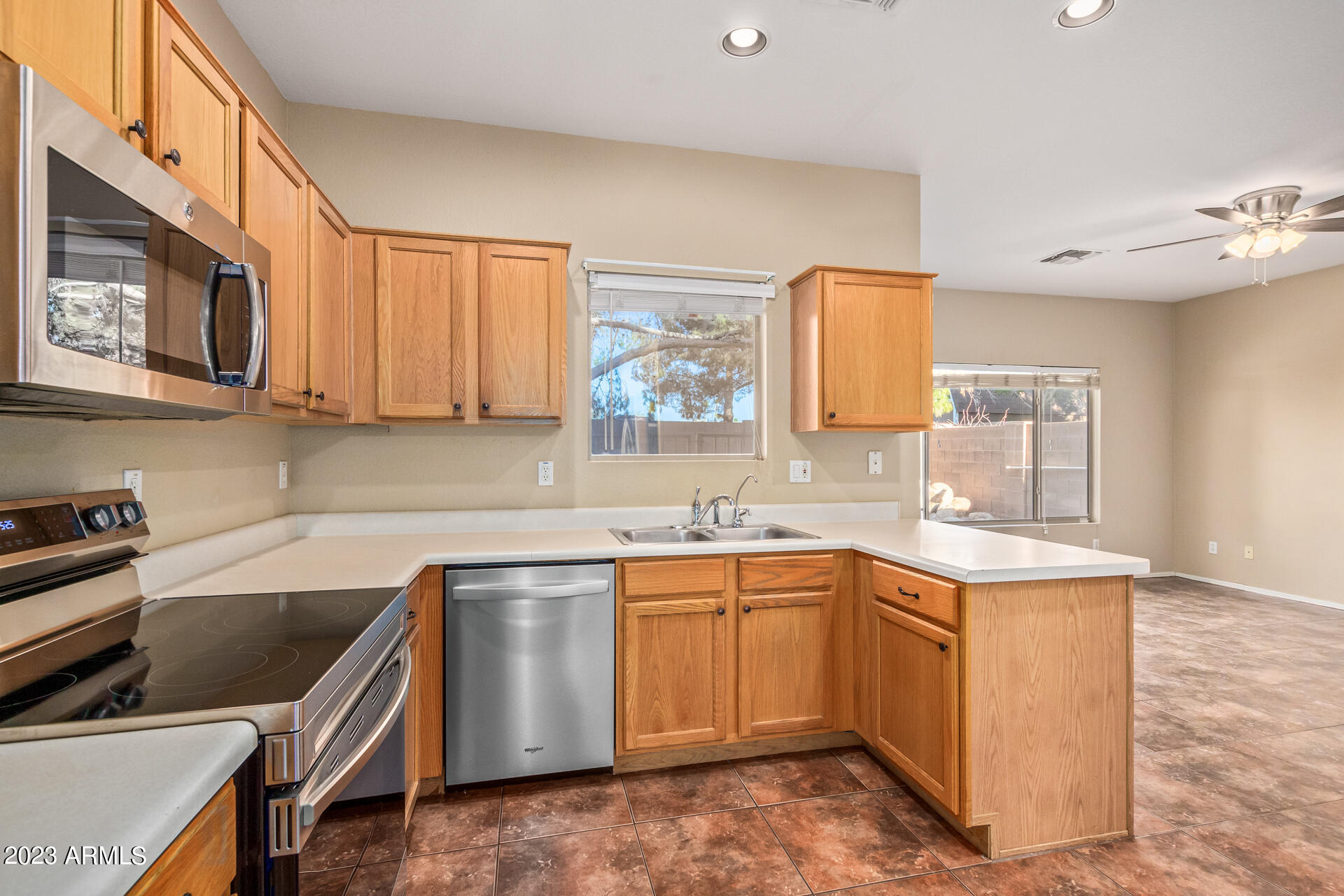 1750 W UNION HILLS Drive Unit: 41