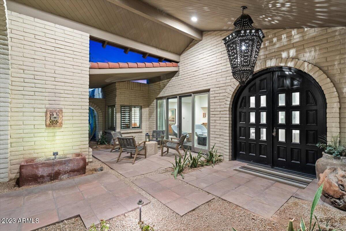 8237 N Merion Way