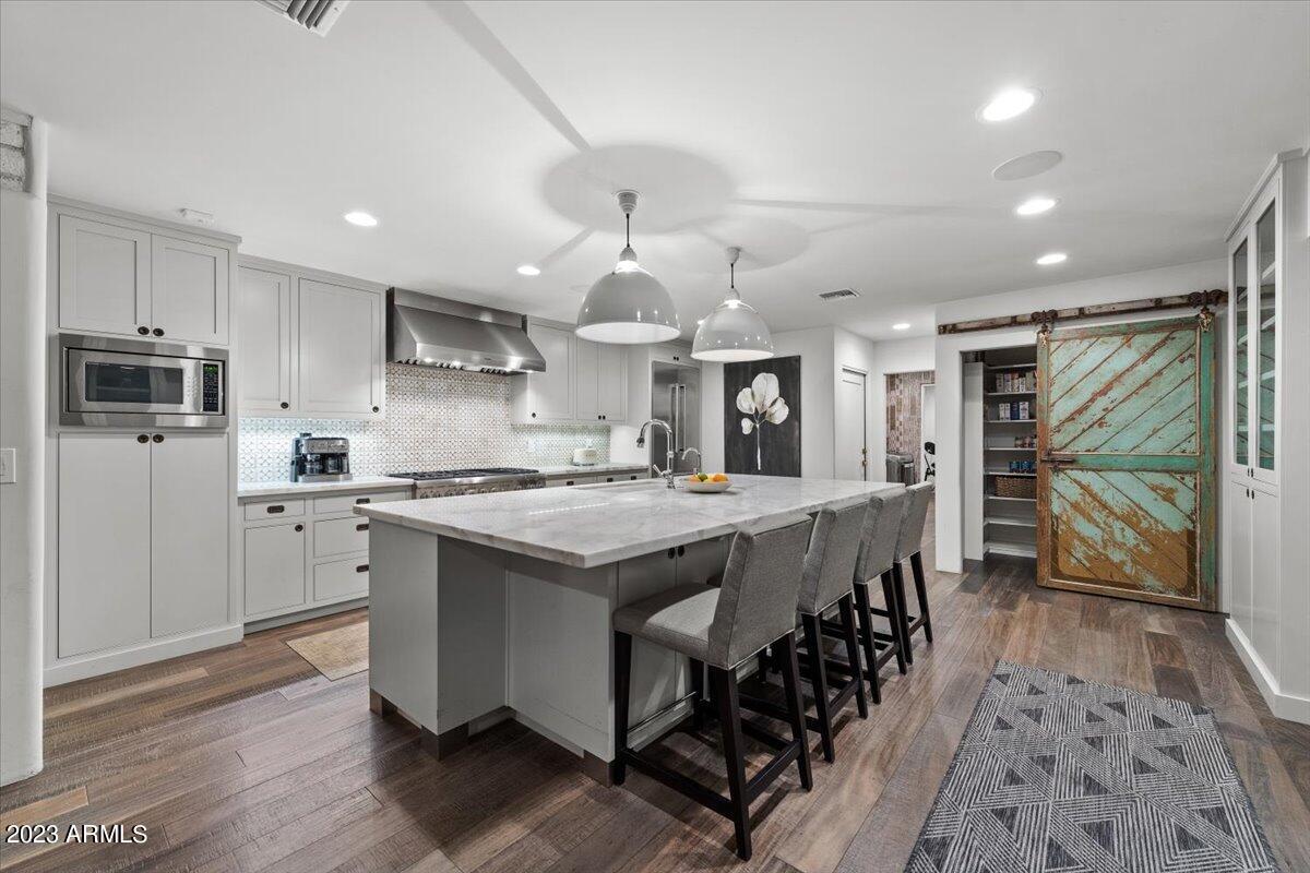 8237 N Merion Way