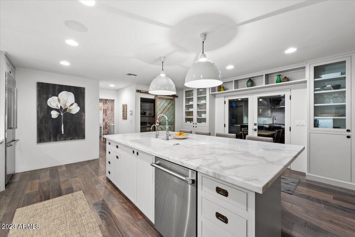 8237 N Merion Way