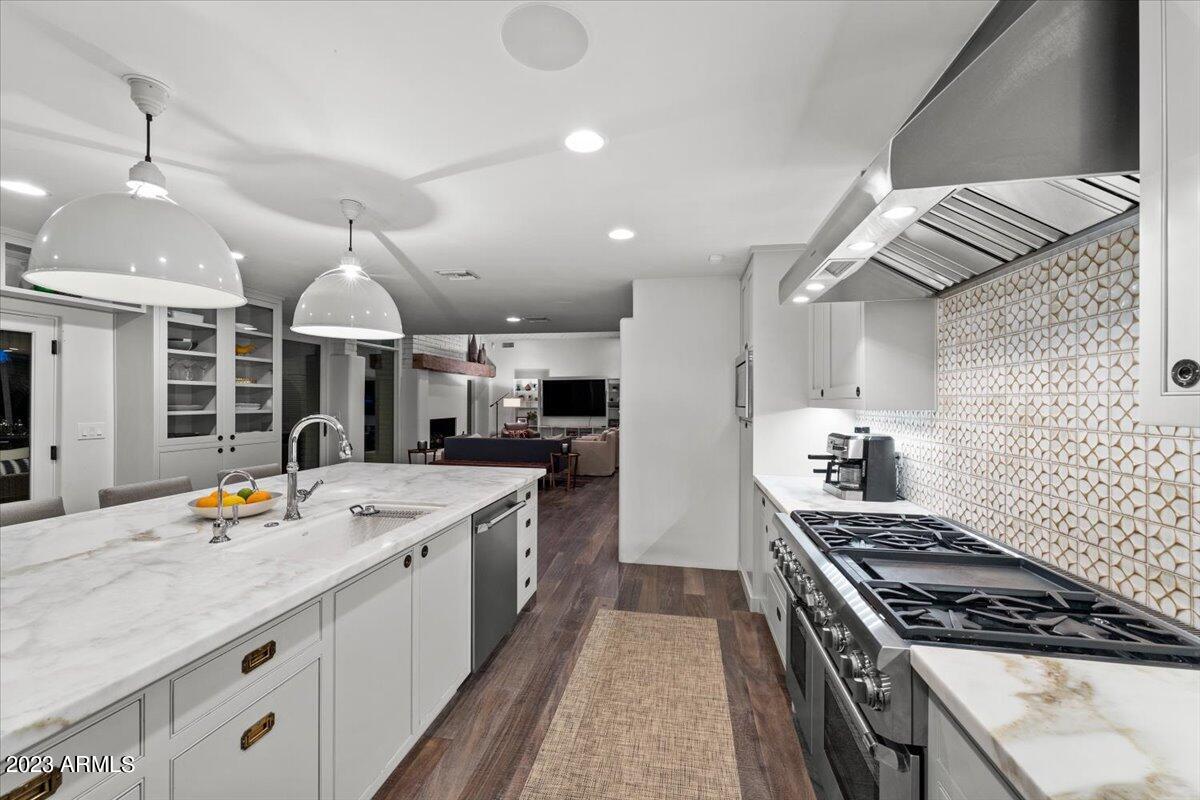 8237 N Merion Way