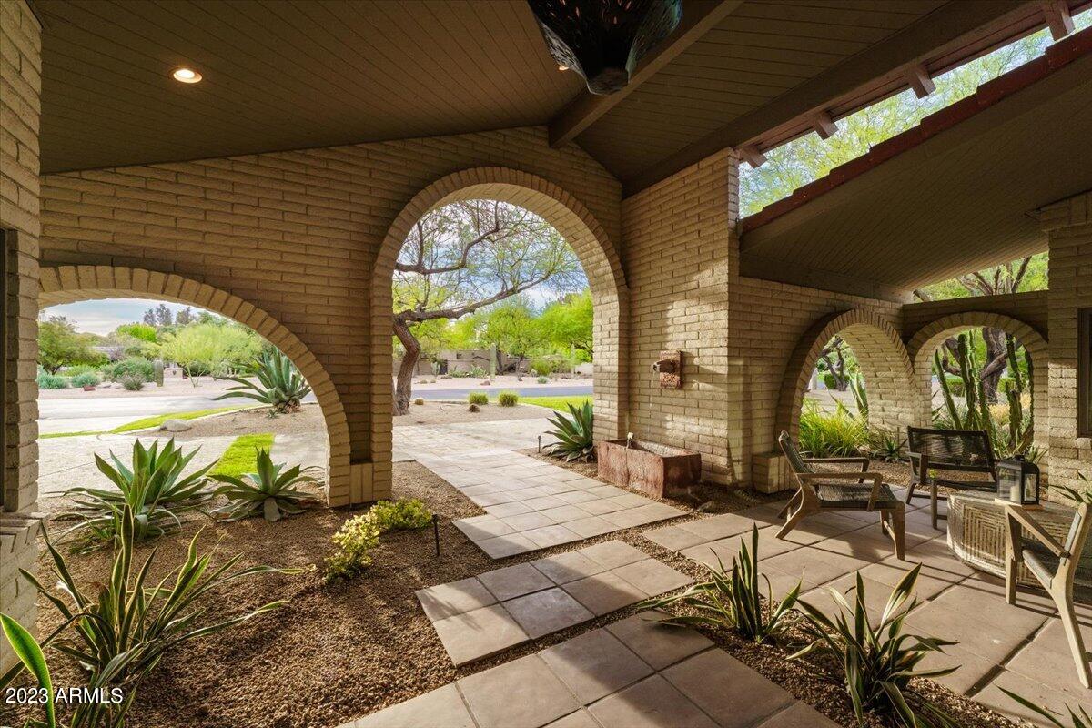8237 N Merion Way