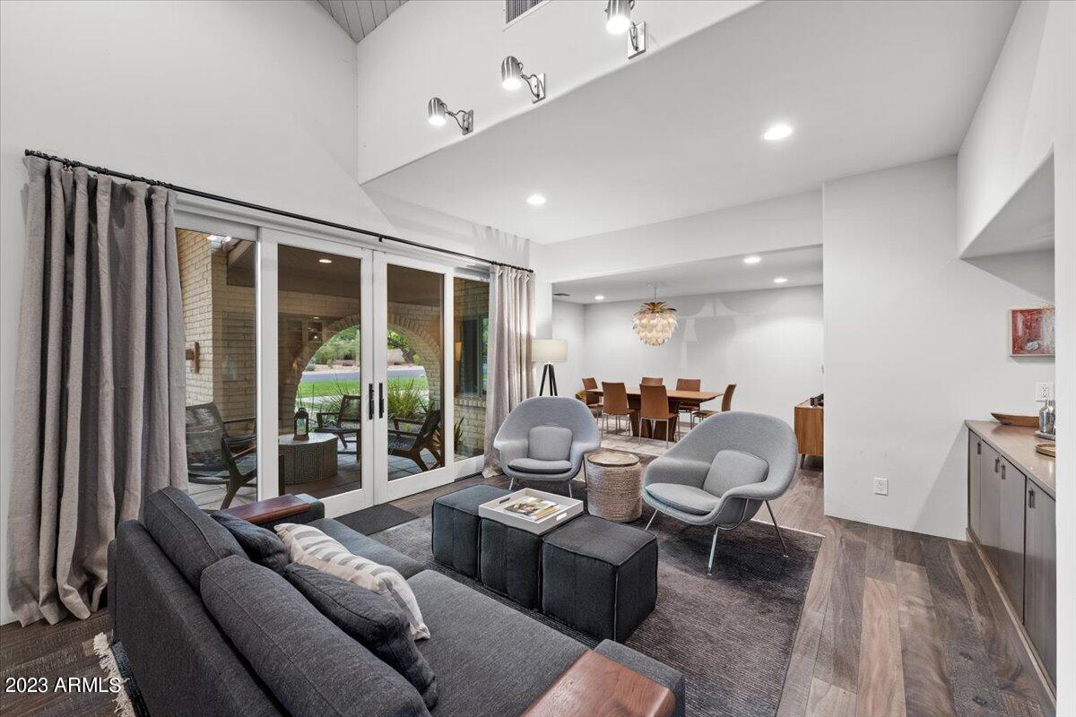 8237 N Merion Way