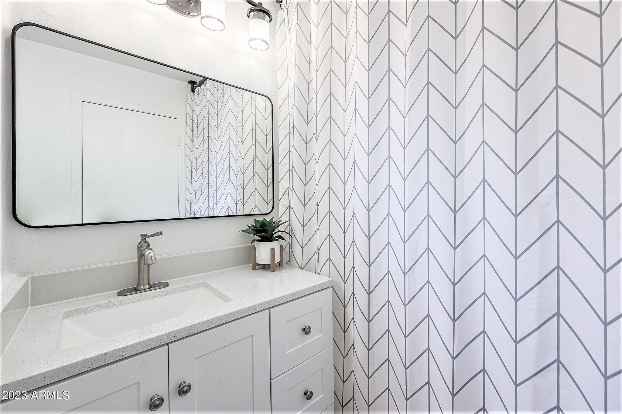 6610 E UNIVERSITY Drive Unit: 168