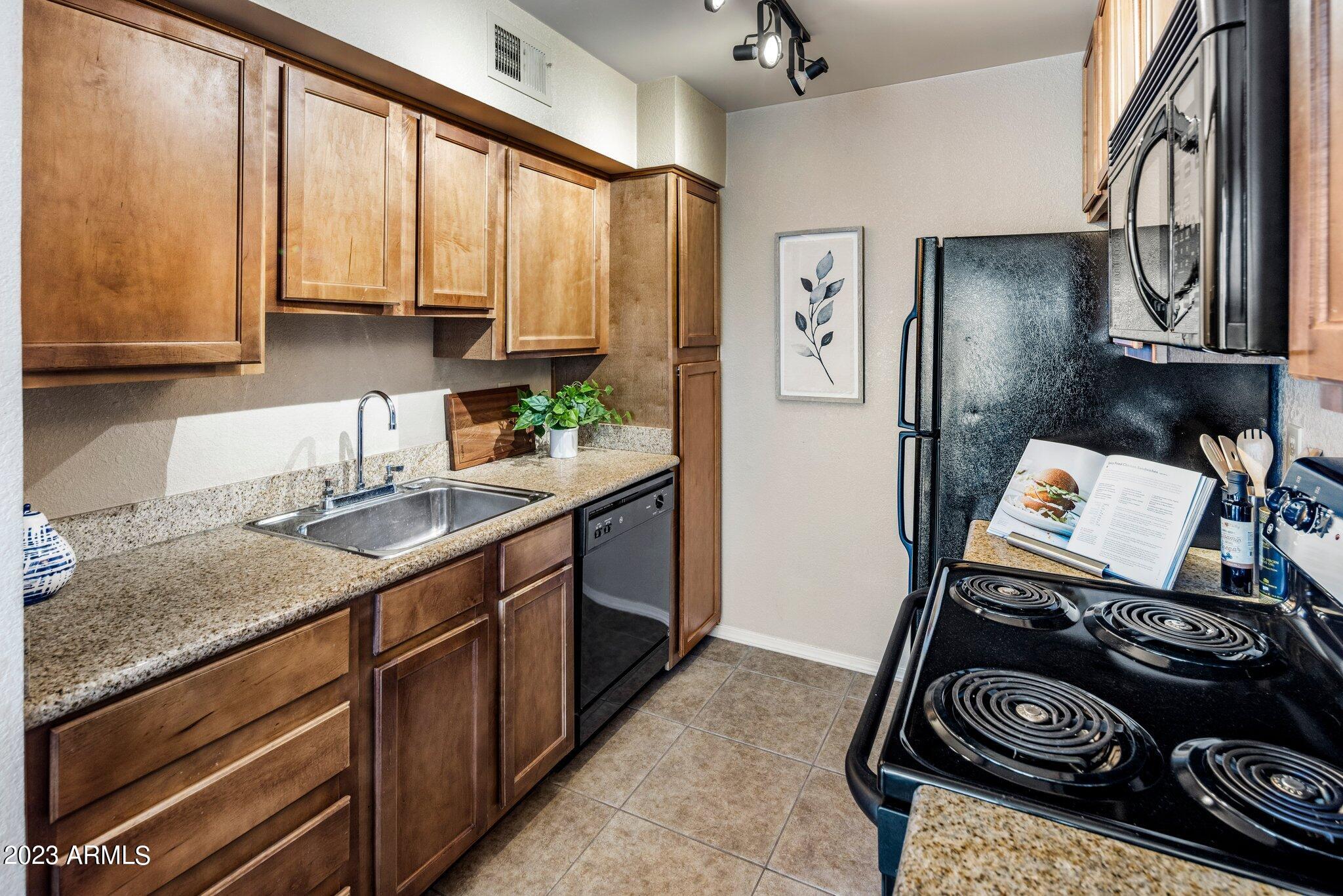 3500 N HAYDEN Road Unit: 504