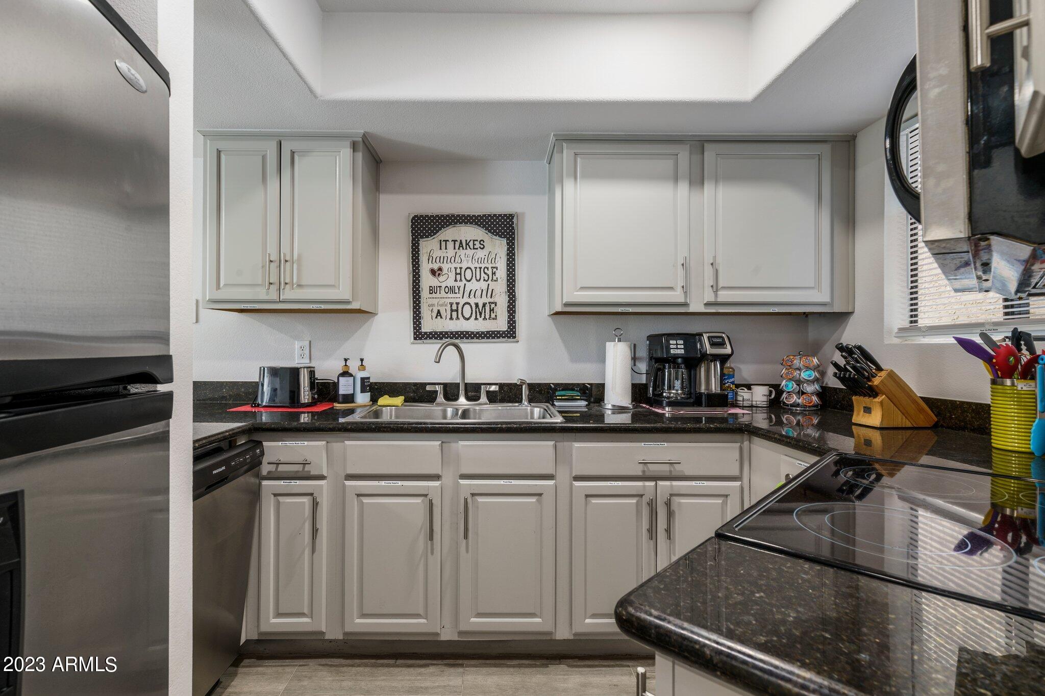 985 N GRANITE REEF Road Unit: 127