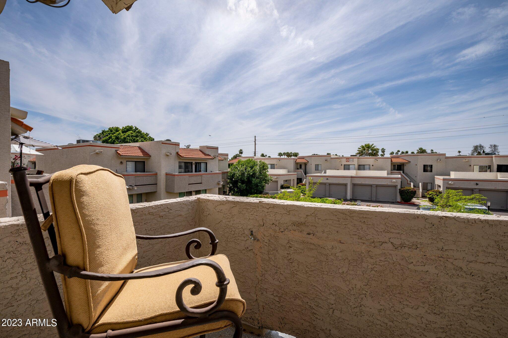 985 N GRANITE REEF Road Unit: 127