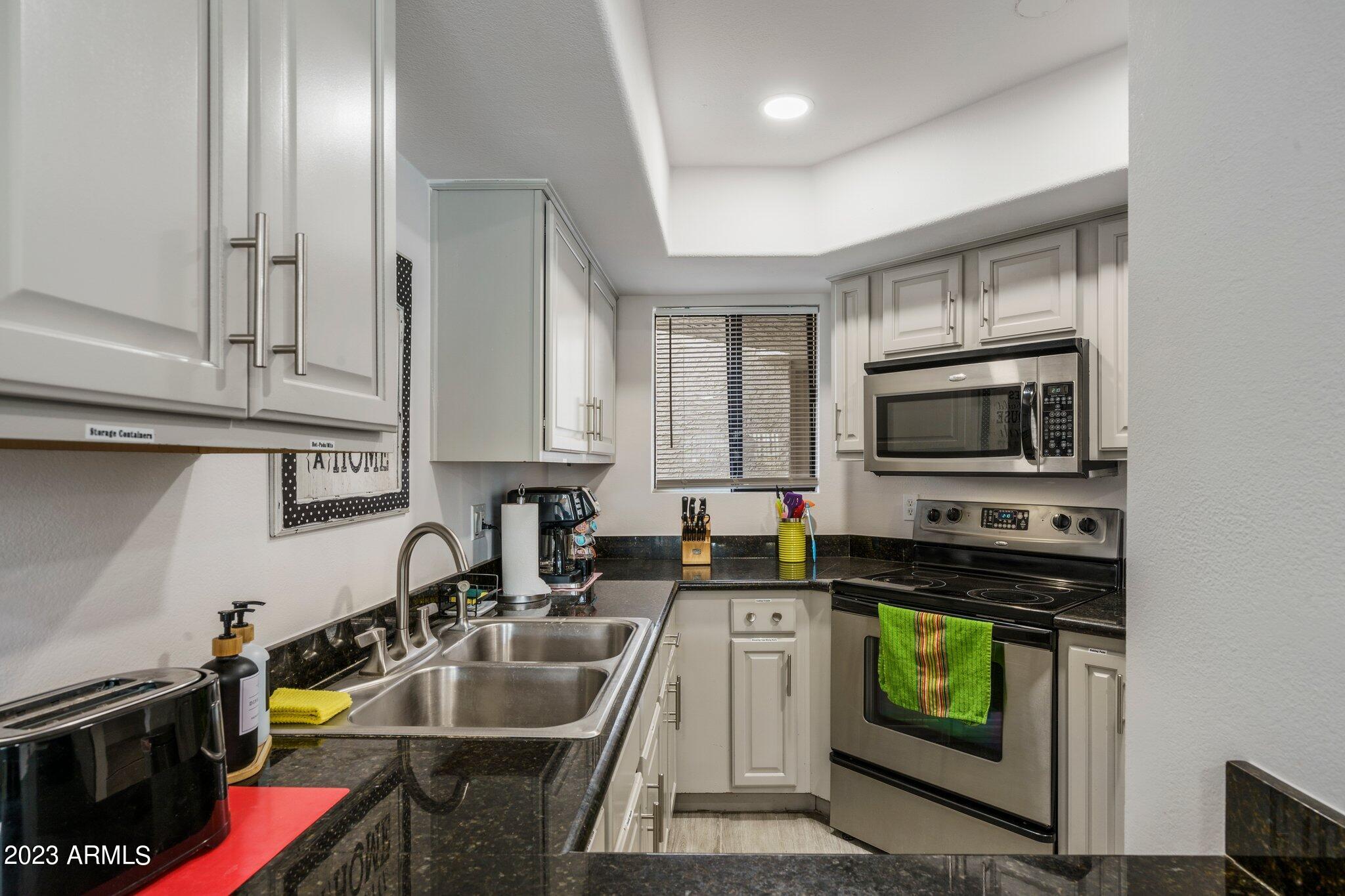 985 N GRANITE REEF Road Unit: 127