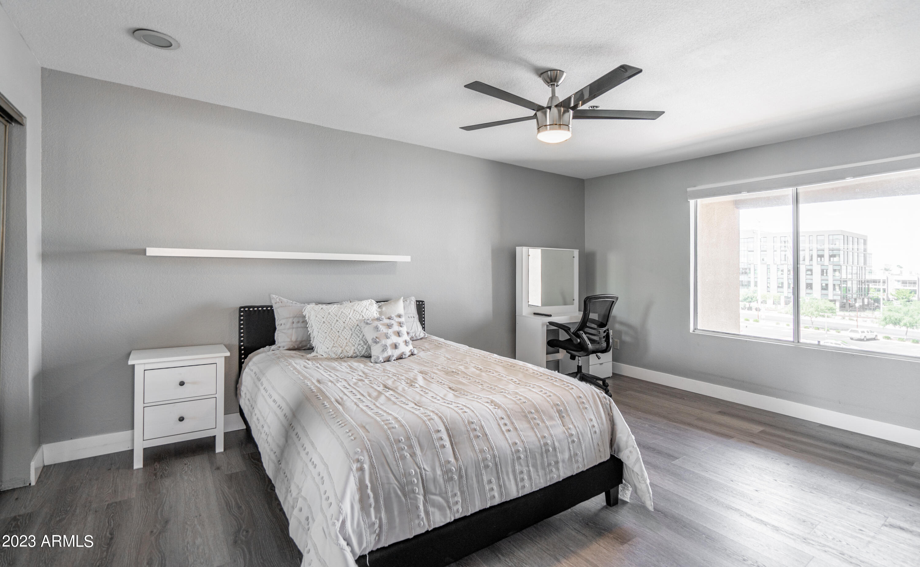 154 W 5TH Street Unit: 251