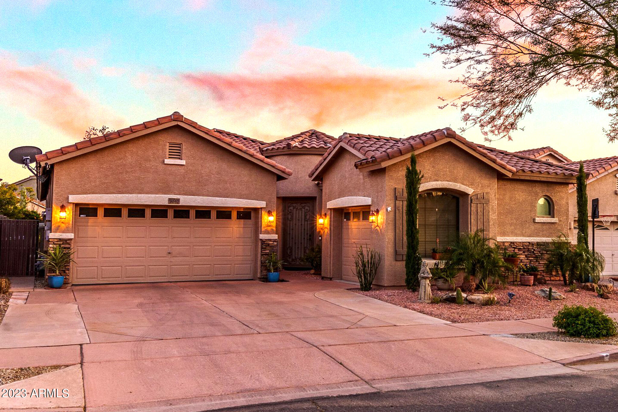 3057 W LEISURE Lane