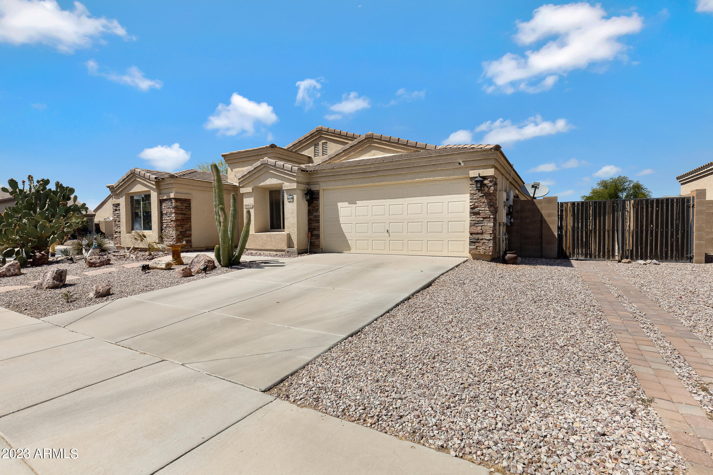 616 E Black Diamond Drive
