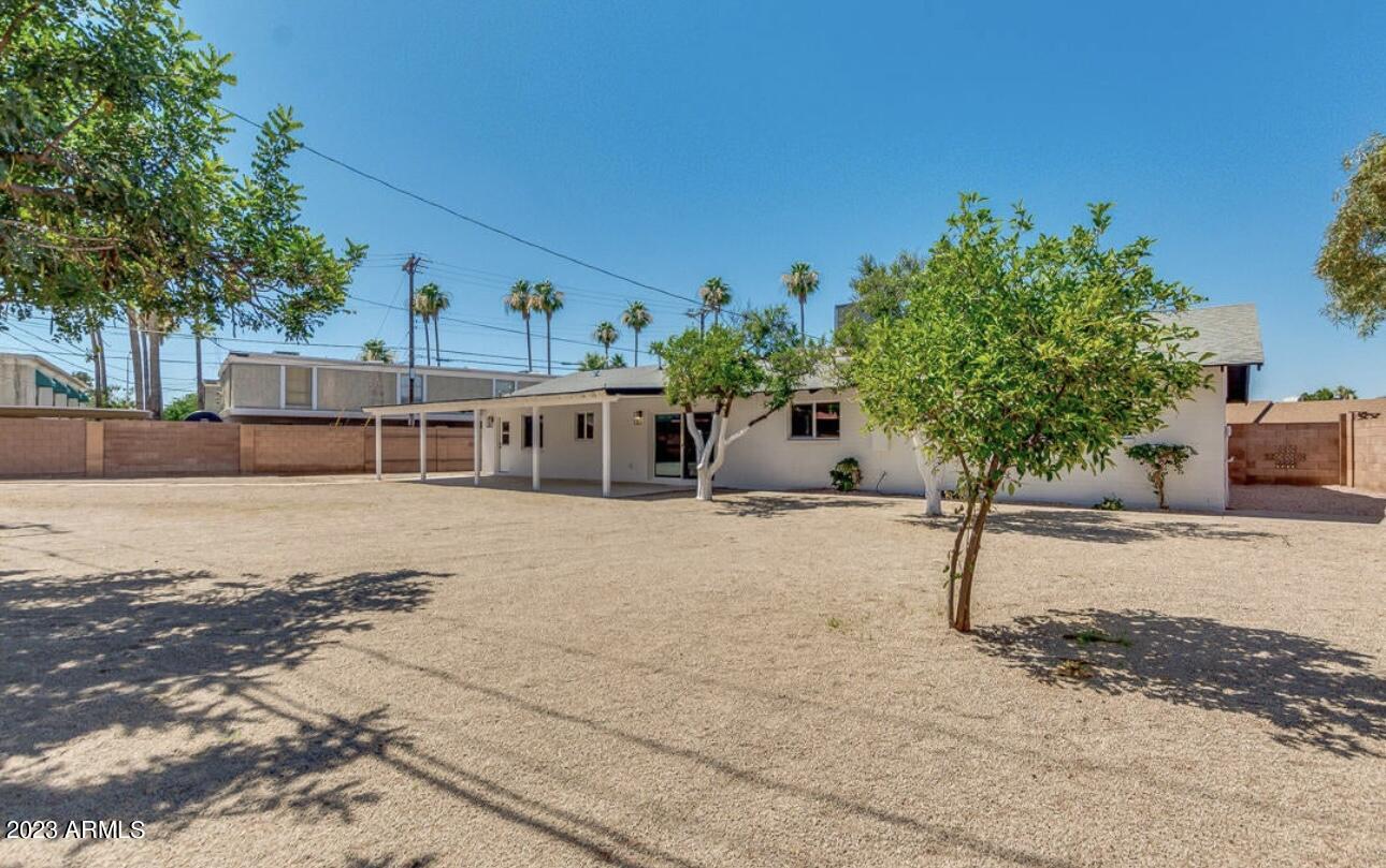 1809 E CONCORDA Drive