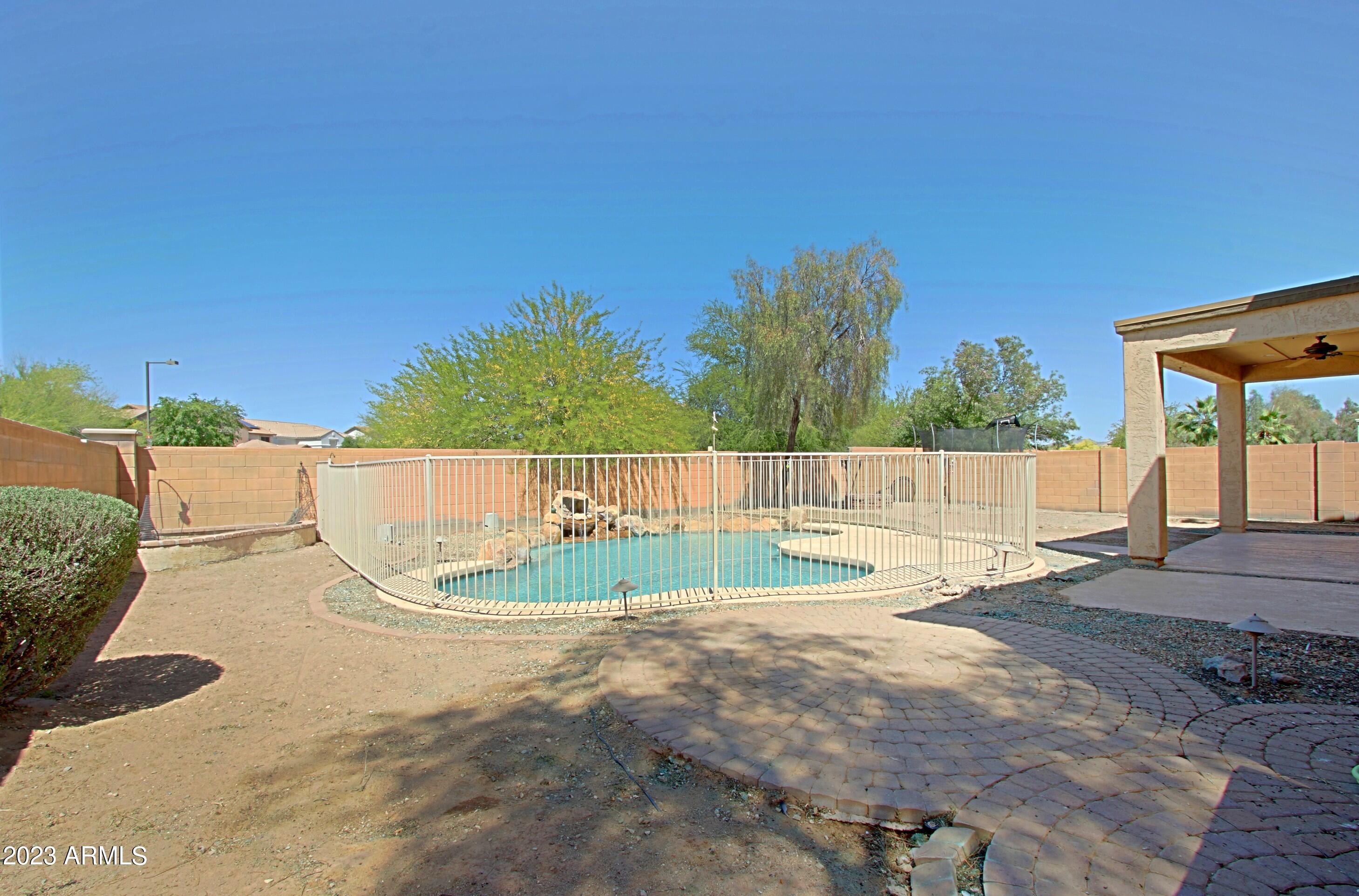 29762 W AMELIA Avenue