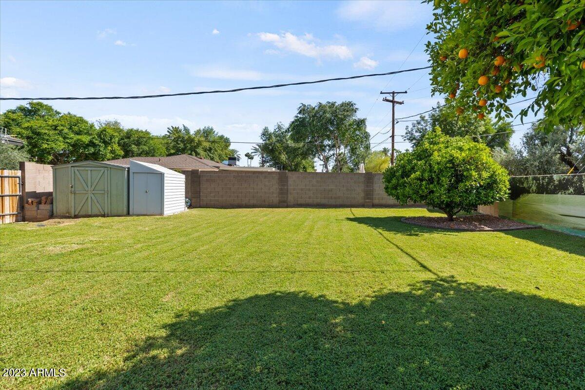 7748 N 7TH Avenue