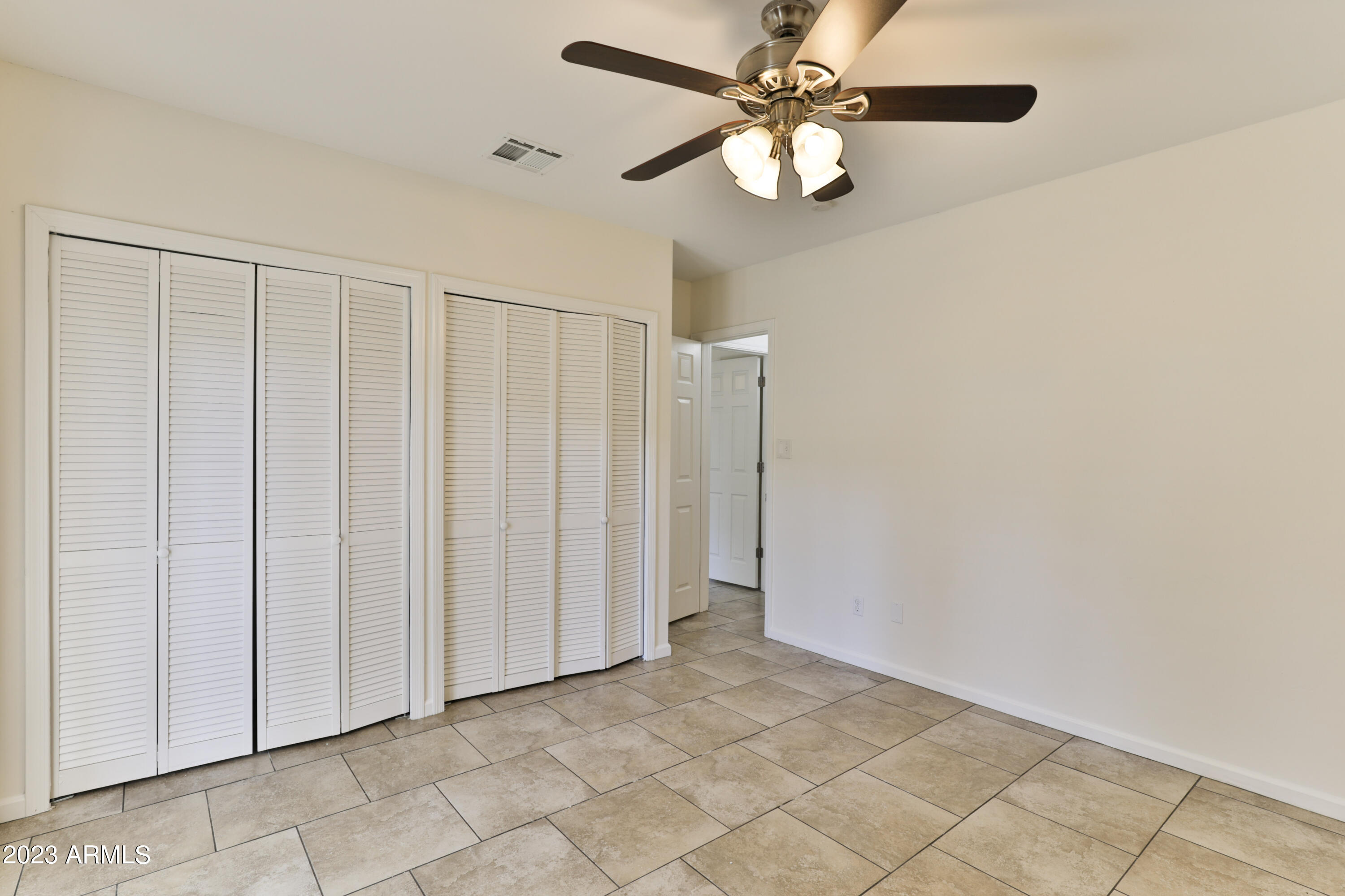 5117 E VERDE Lane