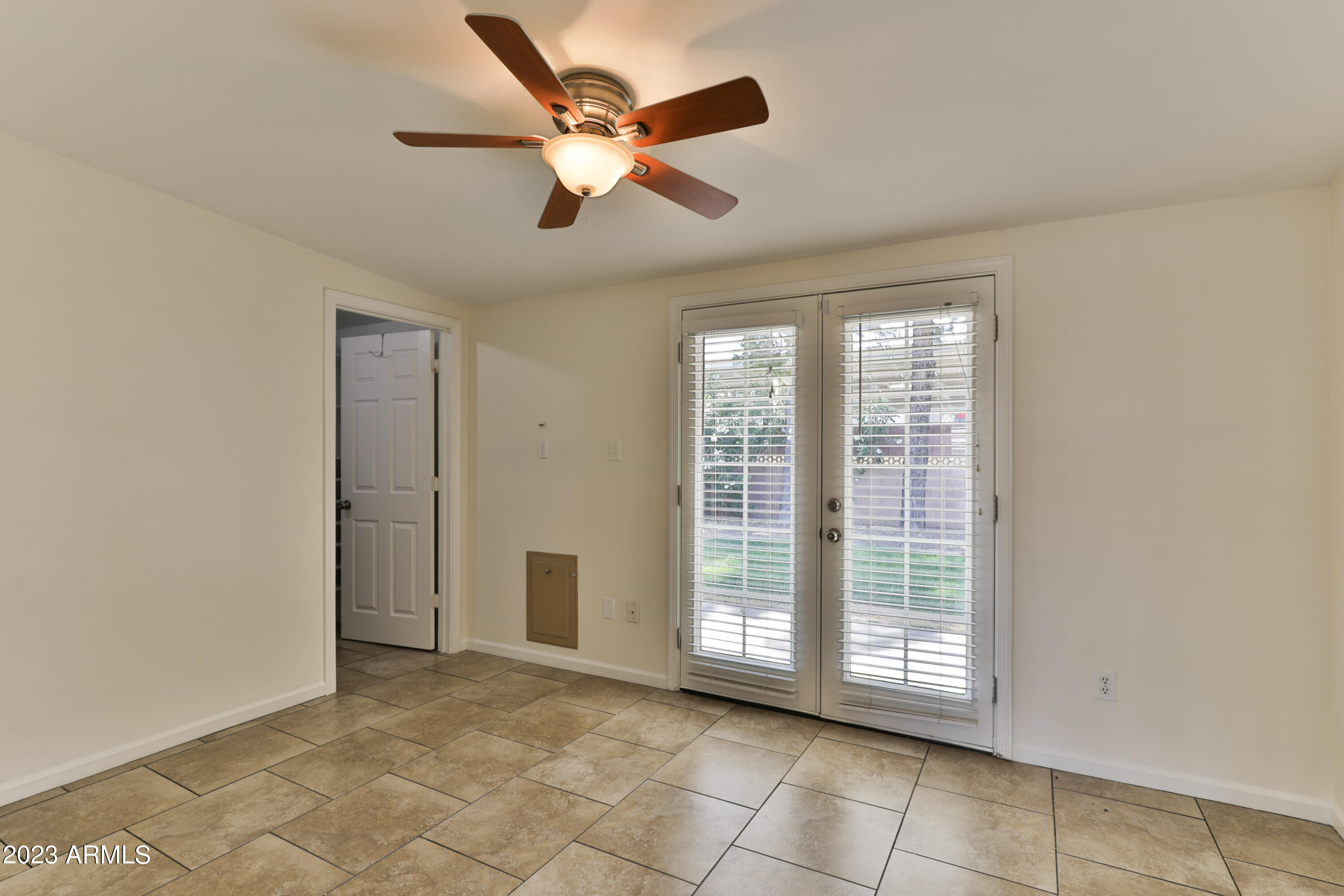 5117 E VERDE Lane