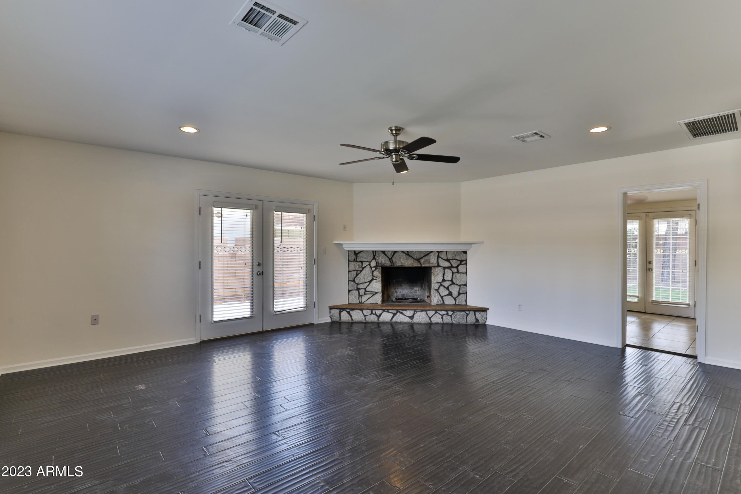 5117 E VERDE Lane