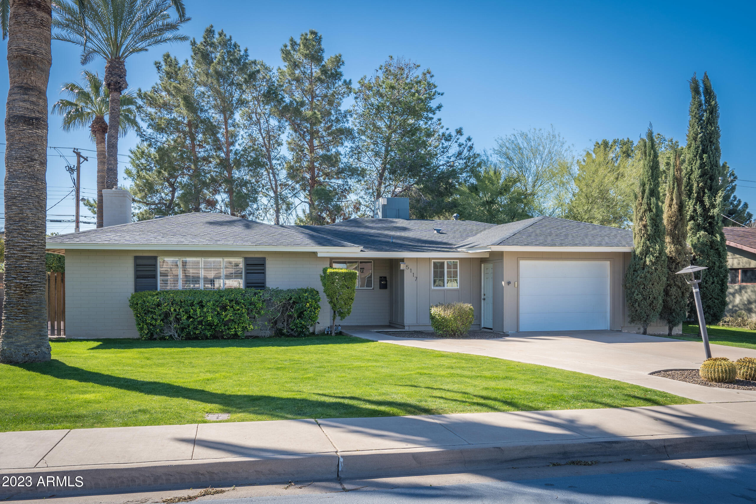 5117 E VERDE Lane