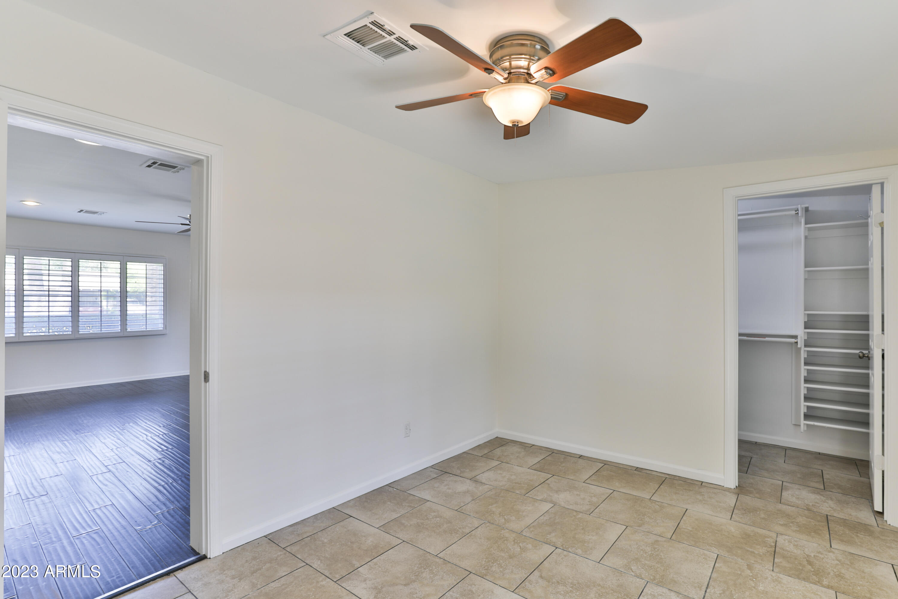 5117 E VERDE Lane