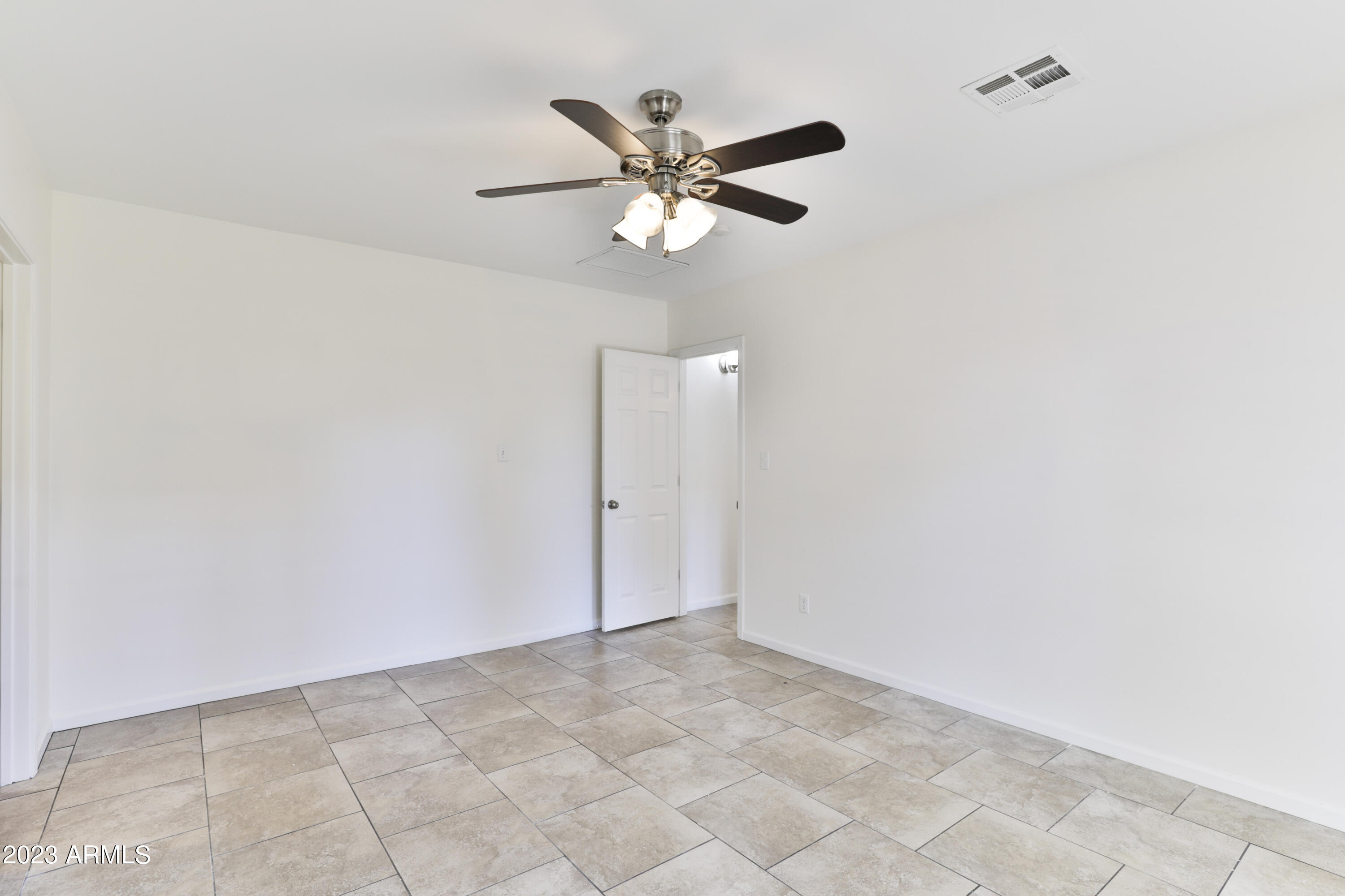 5117 E VERDE Lane