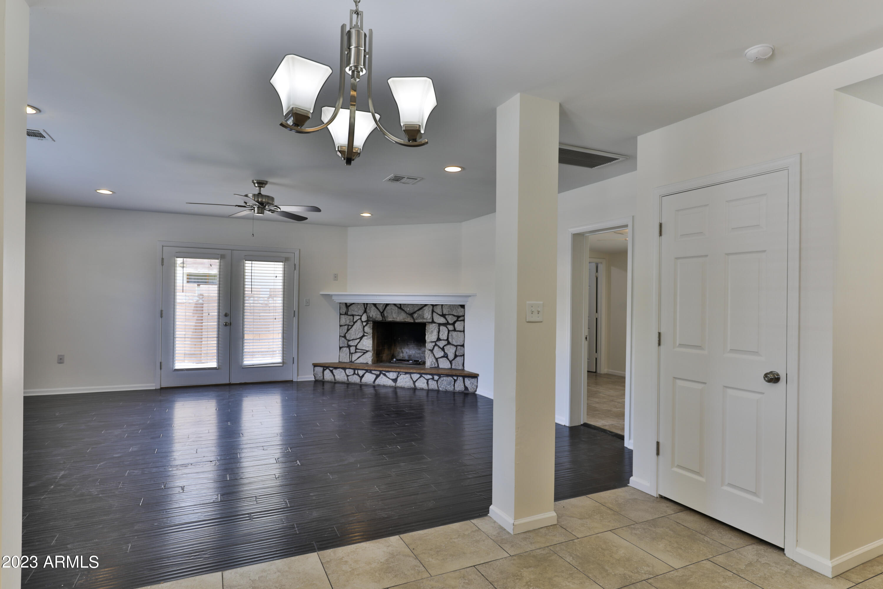 5117 E VERDE Lane
