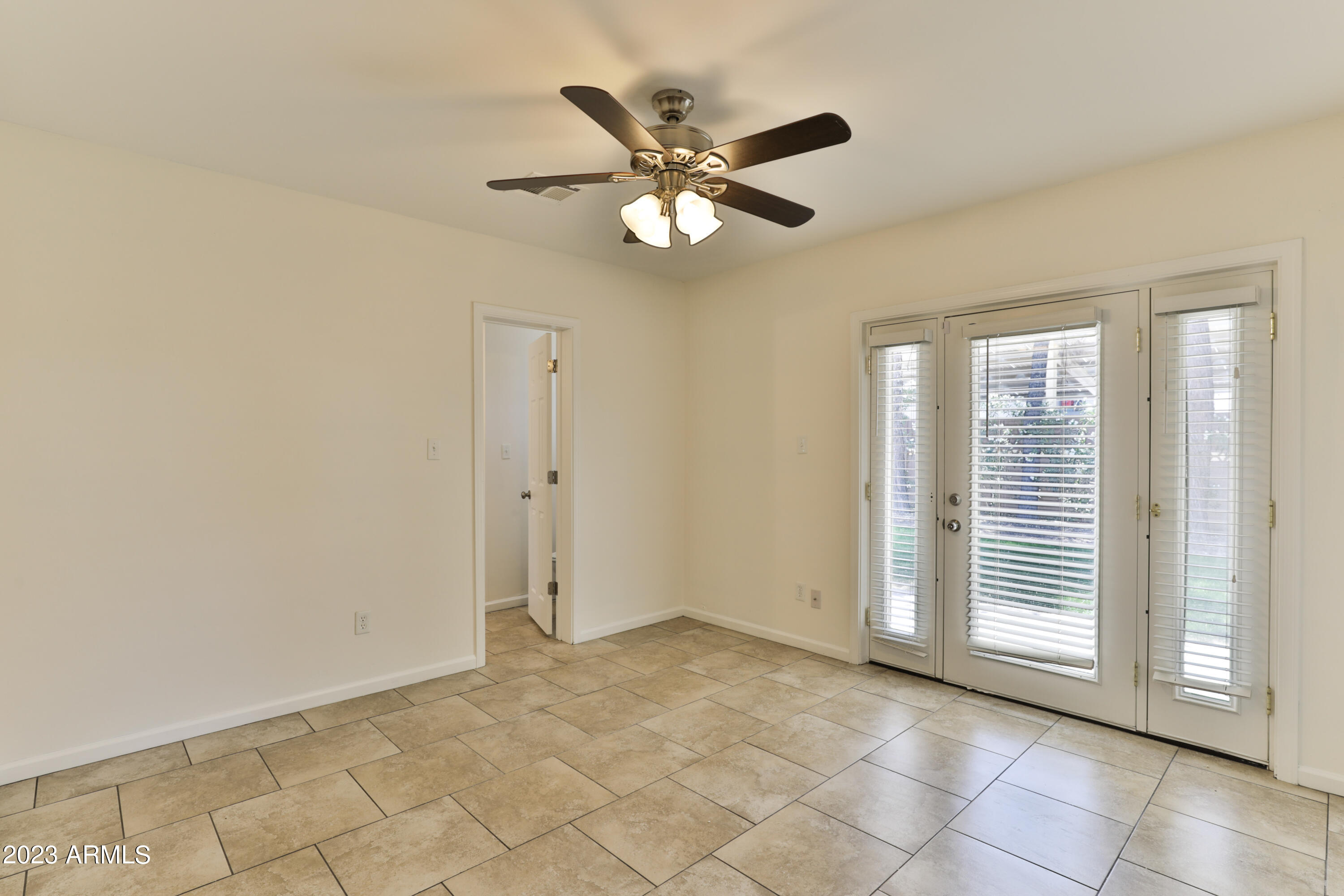 5117 E VERDE Lane