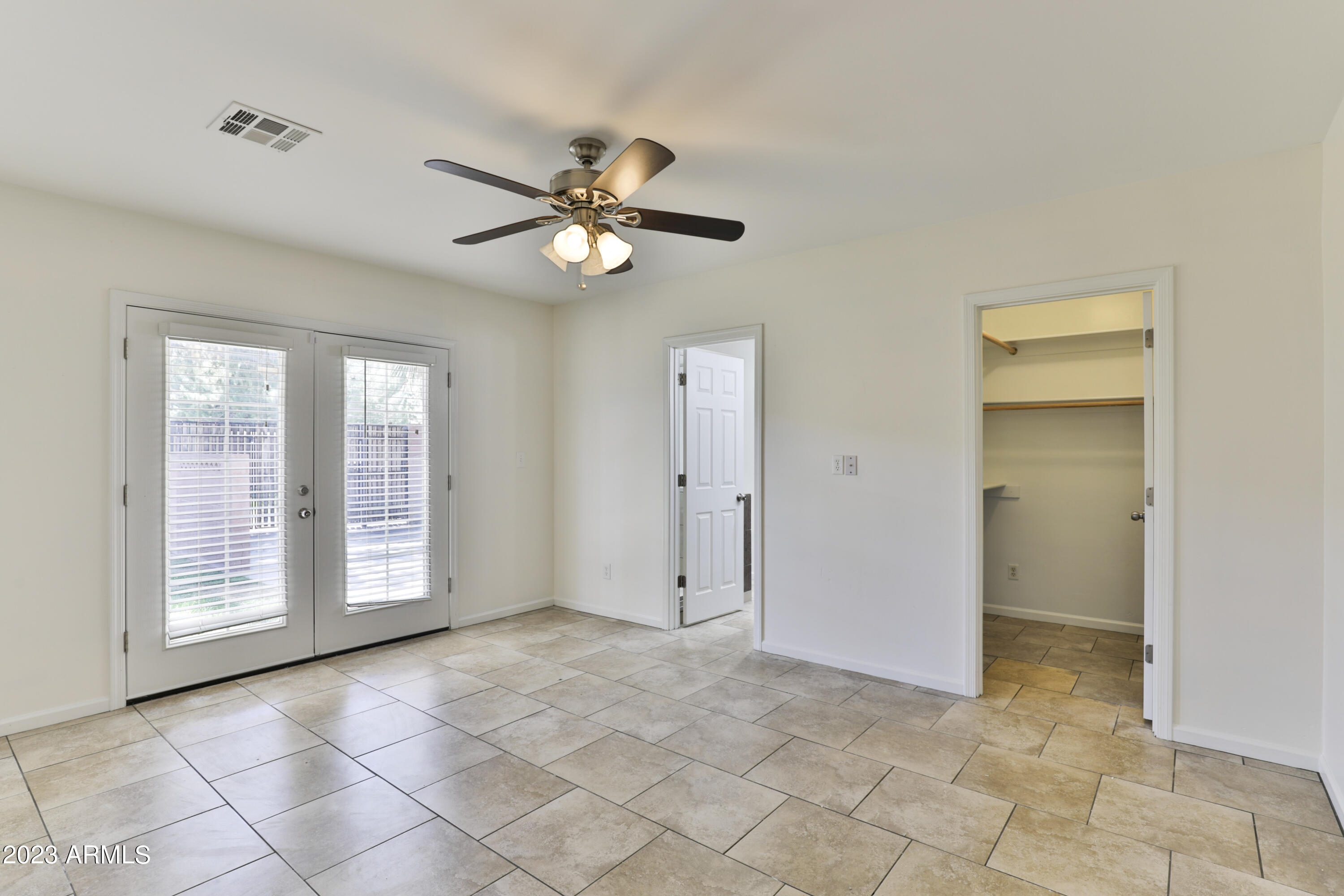 5117 E VERDE Lane