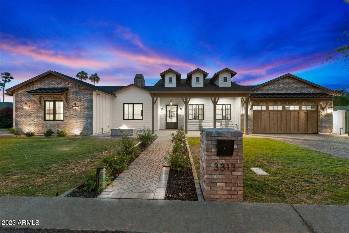 3313 E Colter Street