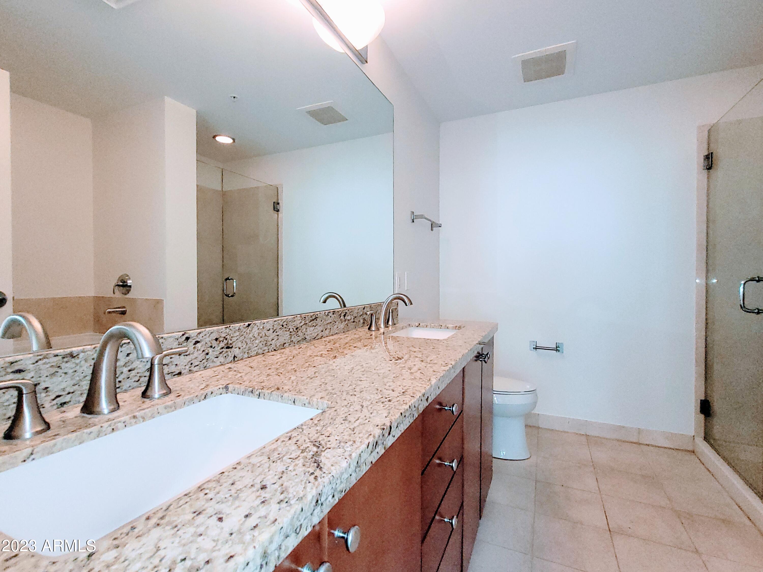 310 S 4TH Street Unit: 806
