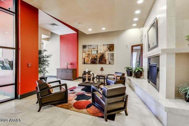 310 S 4TH Street Unit: 806