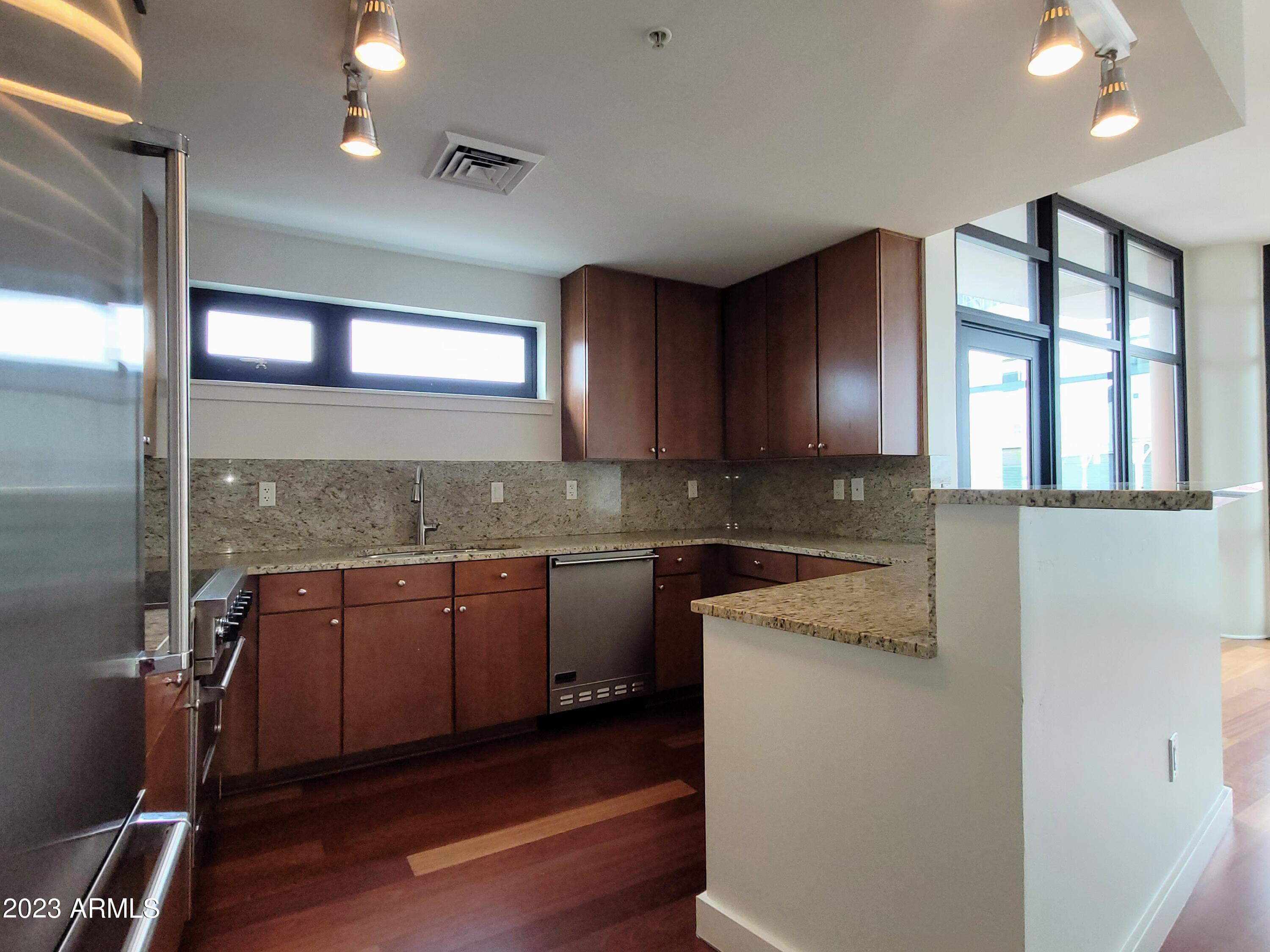 310 S 4TH Street Unit: 806