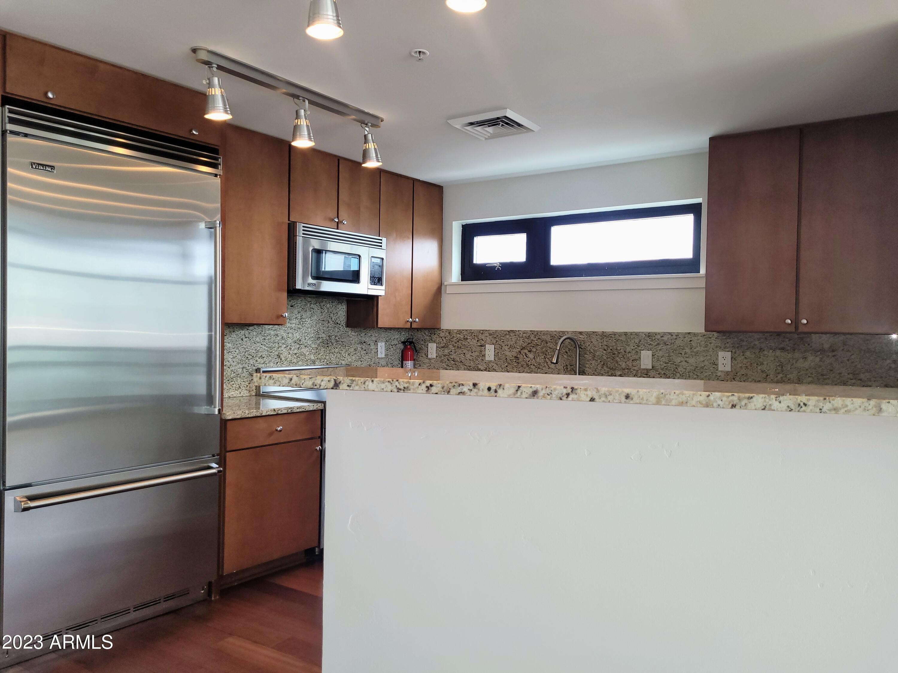 310 S 4TH Street Unit: 806