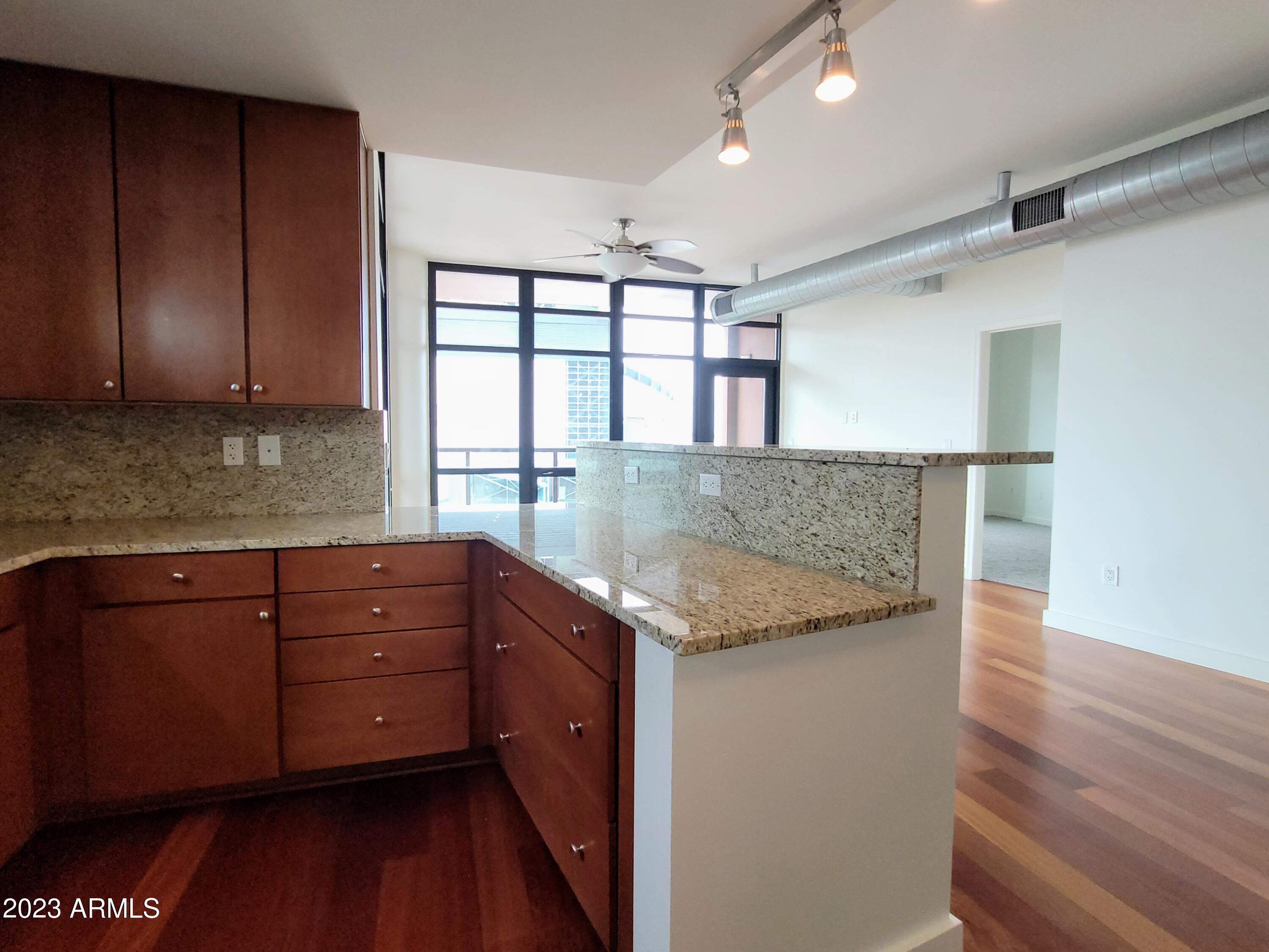 310 S 4TH Street Unit: 806
