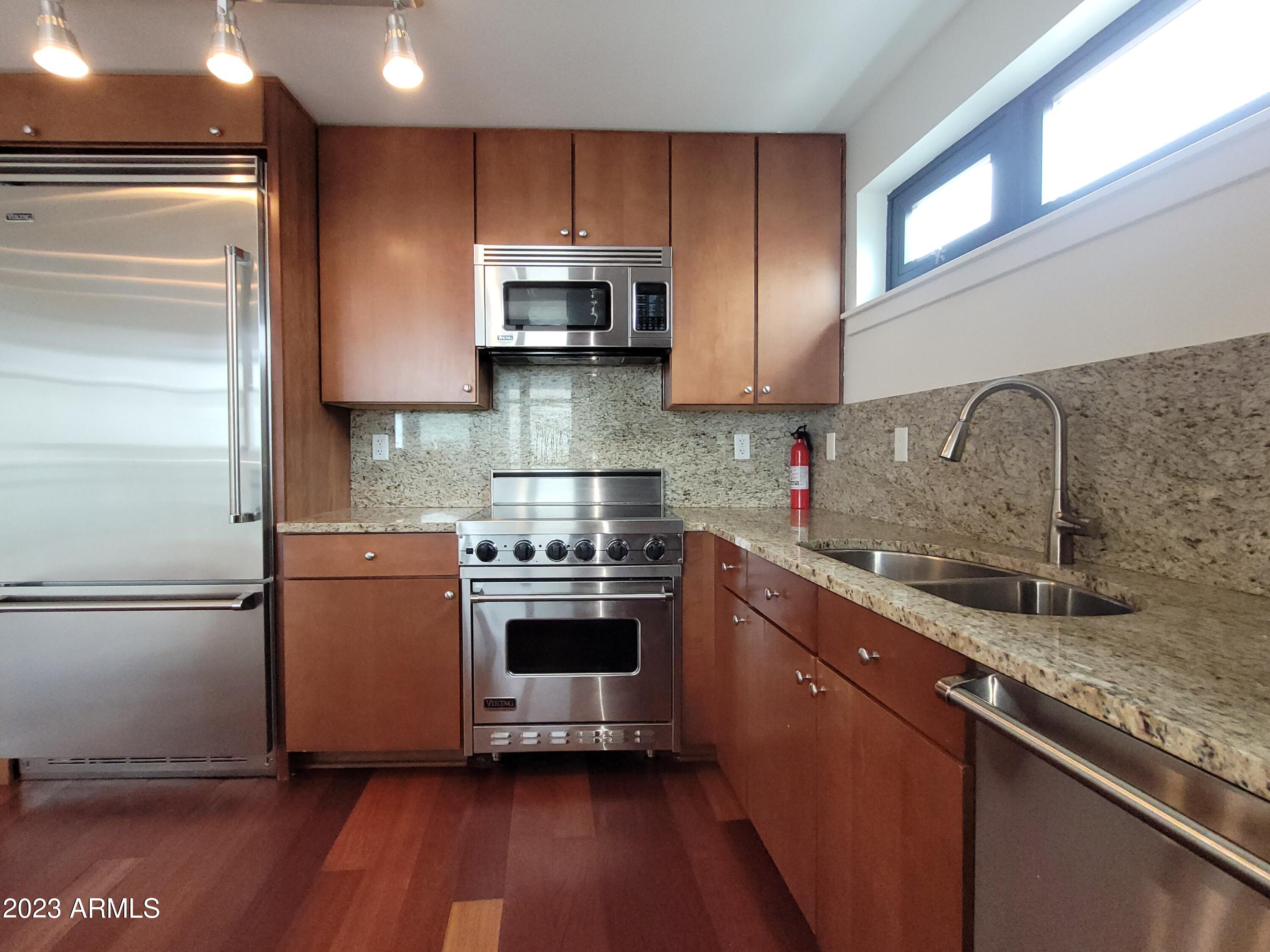 310 S 4TH Street Unit: 806