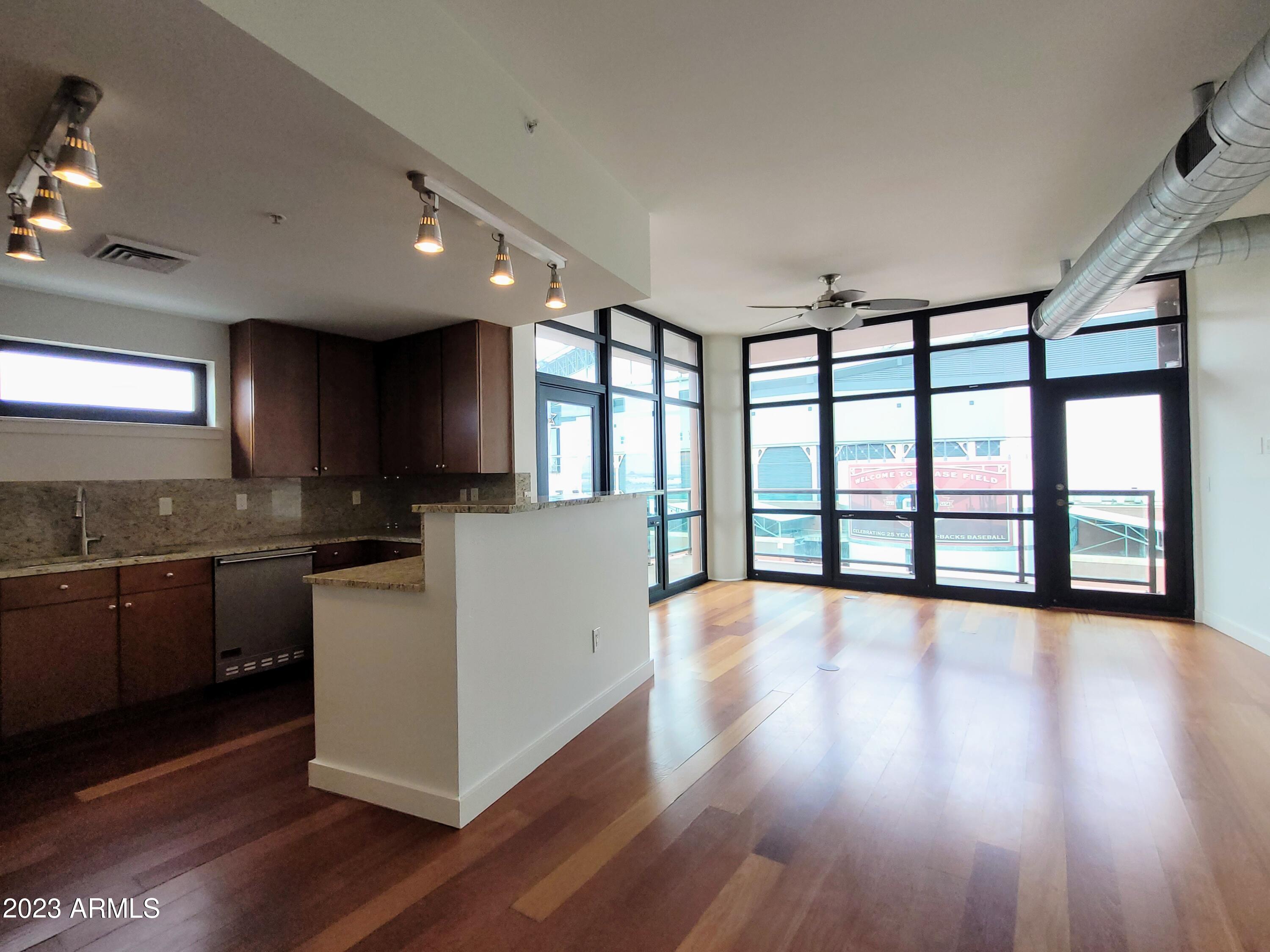 310 S 4TH Street Unit: 806