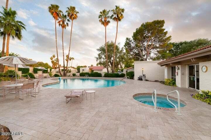 122 E SAN MIGUEL Avenue