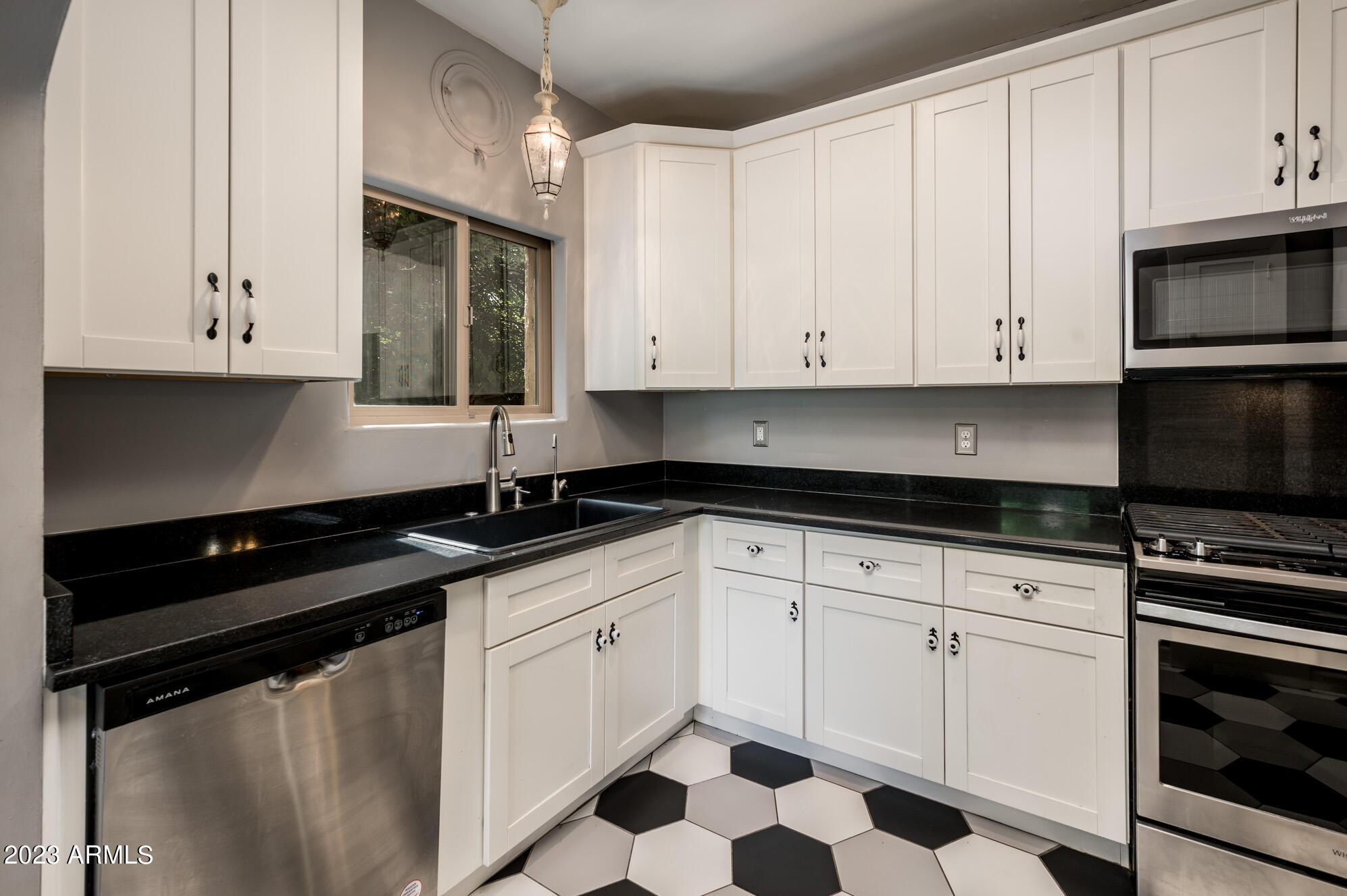 40 W MEDLOCK Drive