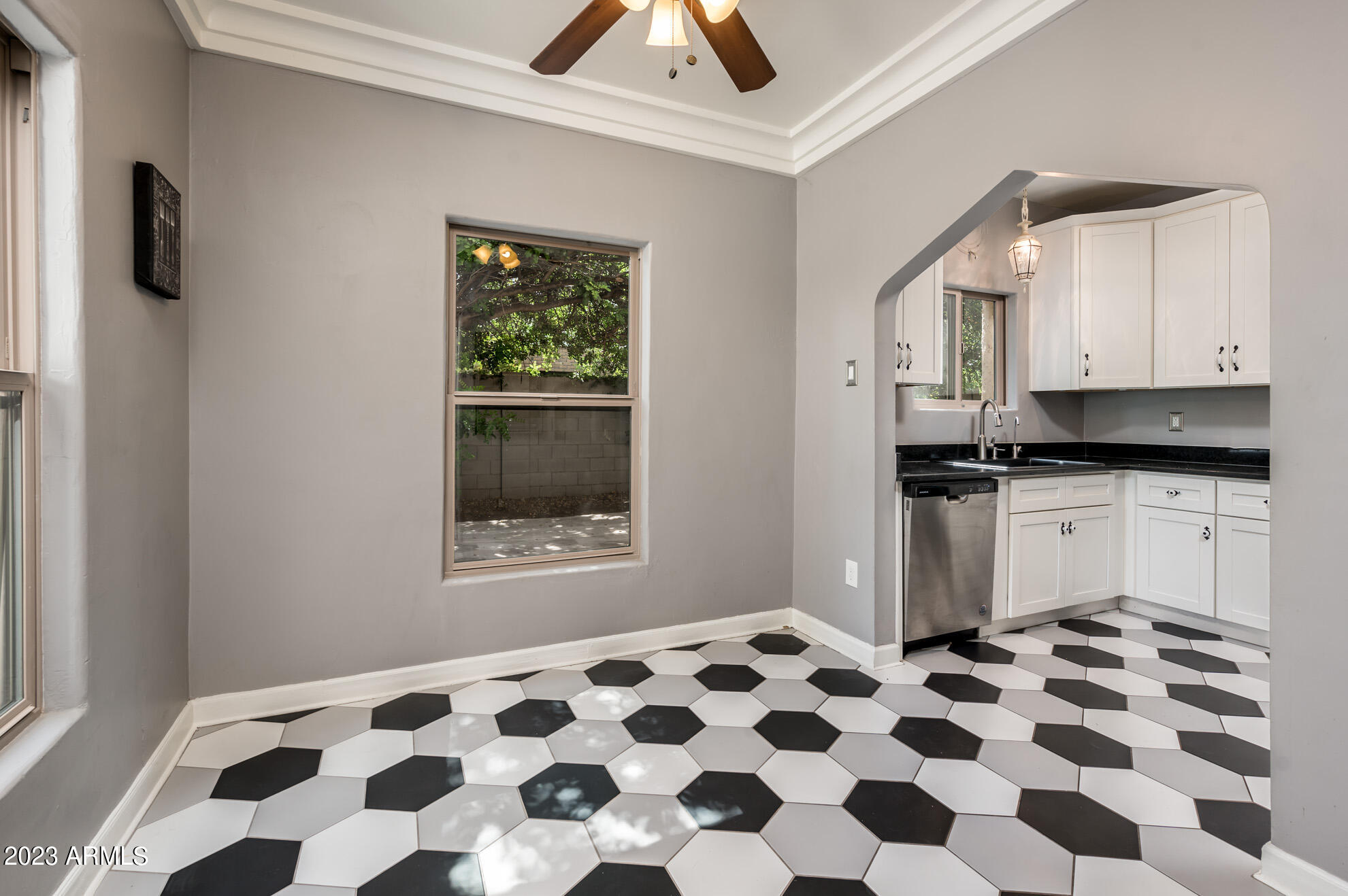 40 W MEDLOCK Drive