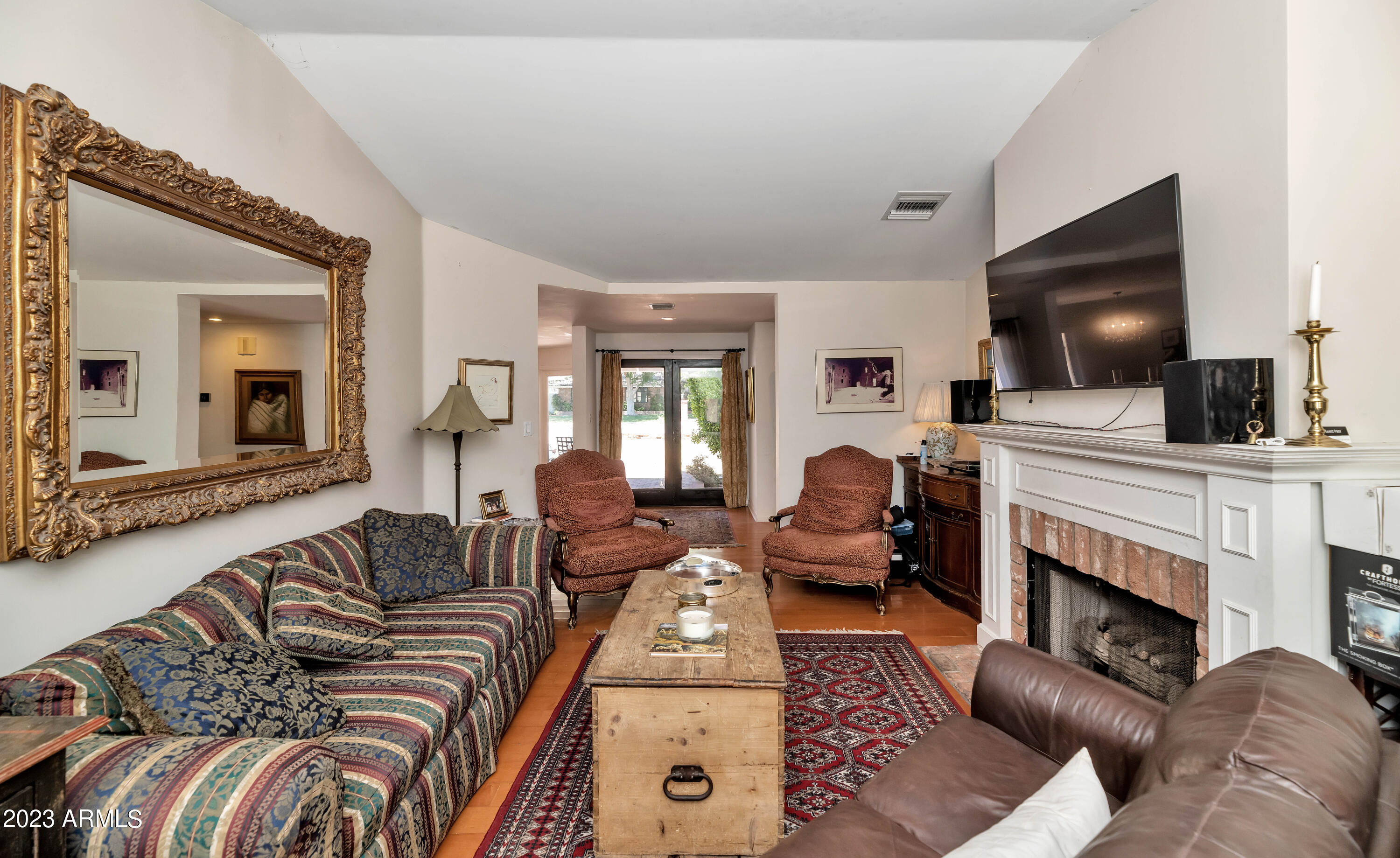 6015 E CALLE DEL MEDIA --